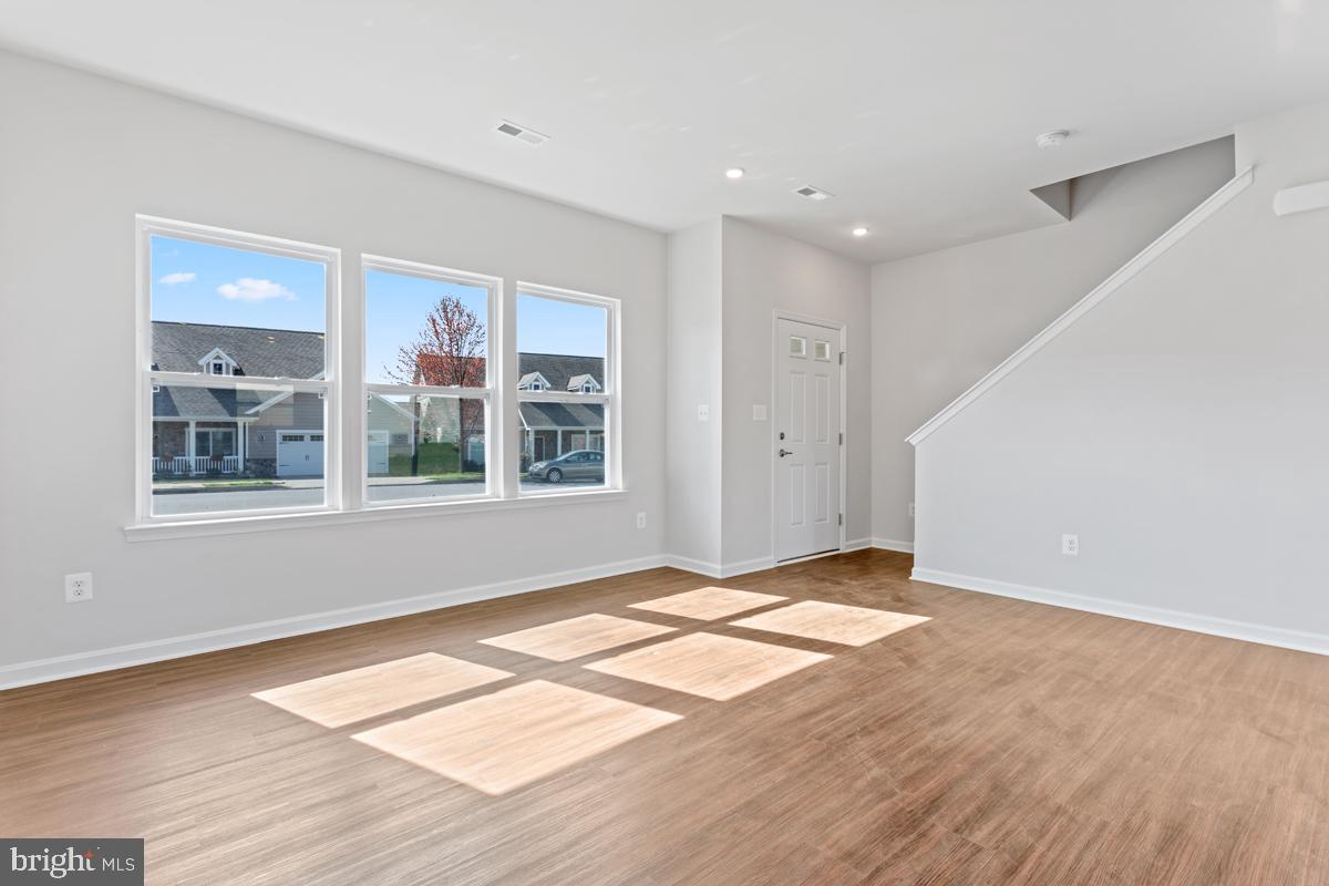 HUNTWELL WEST - Residential