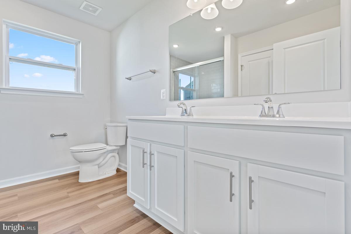 HUNTWELL WEST - Residential