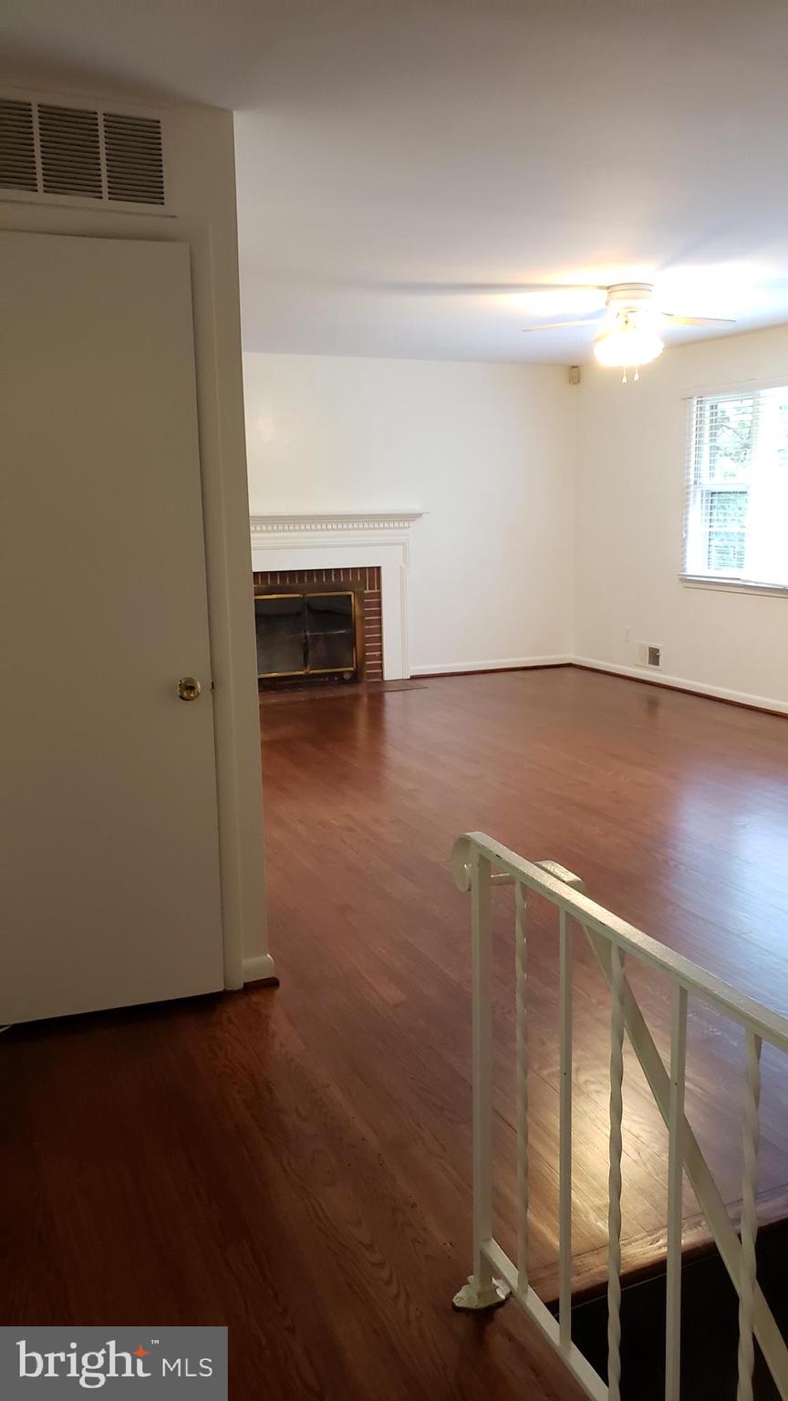 BROYHILL LANGLEY ESTATES - Residential Lease