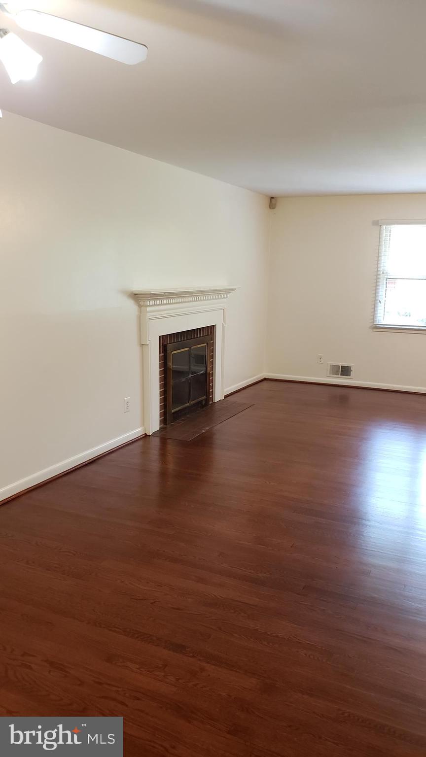 BROYHILL LANGLEY ESTATES - Residential Lease