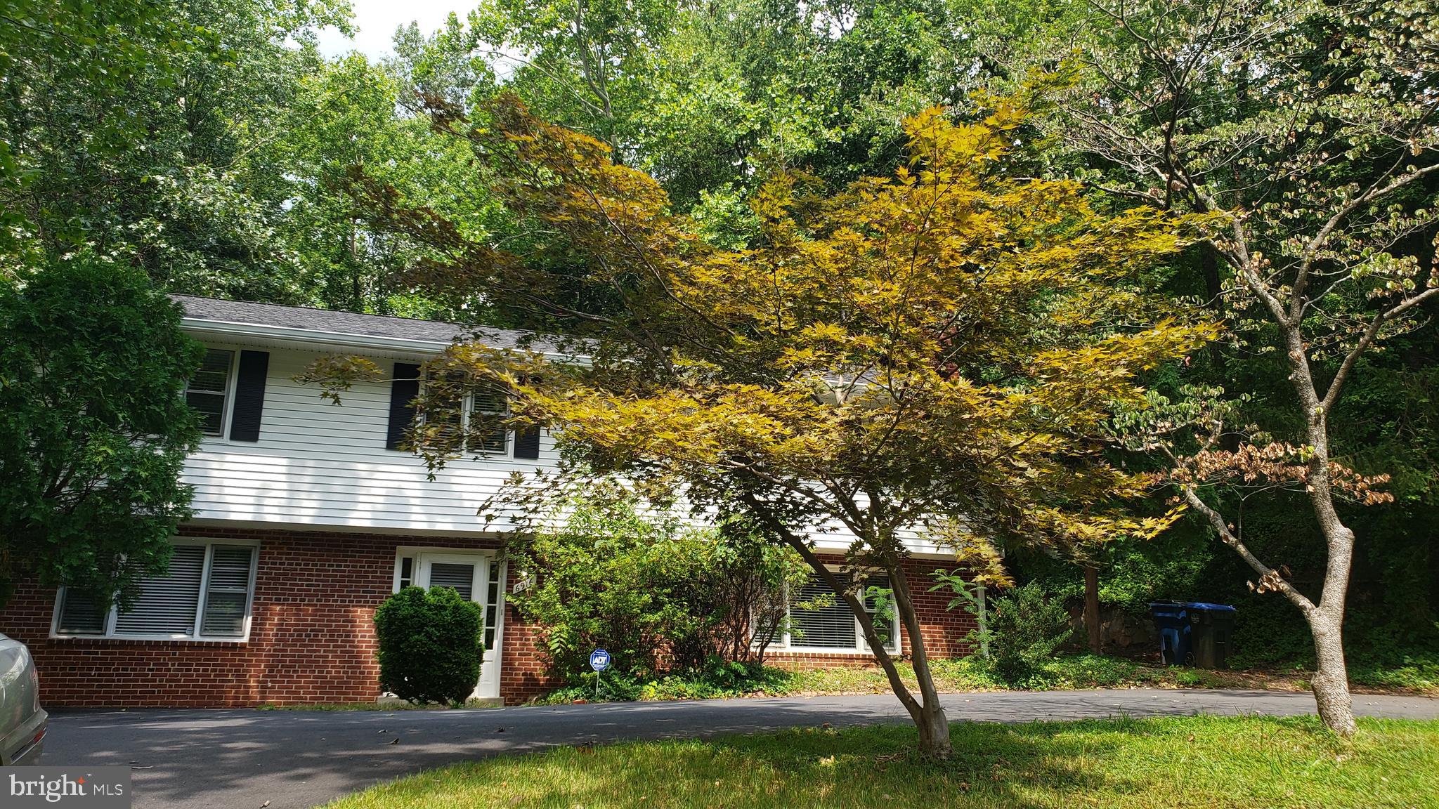 BROYHILL LANGLEY ESTATES - Residential Lease