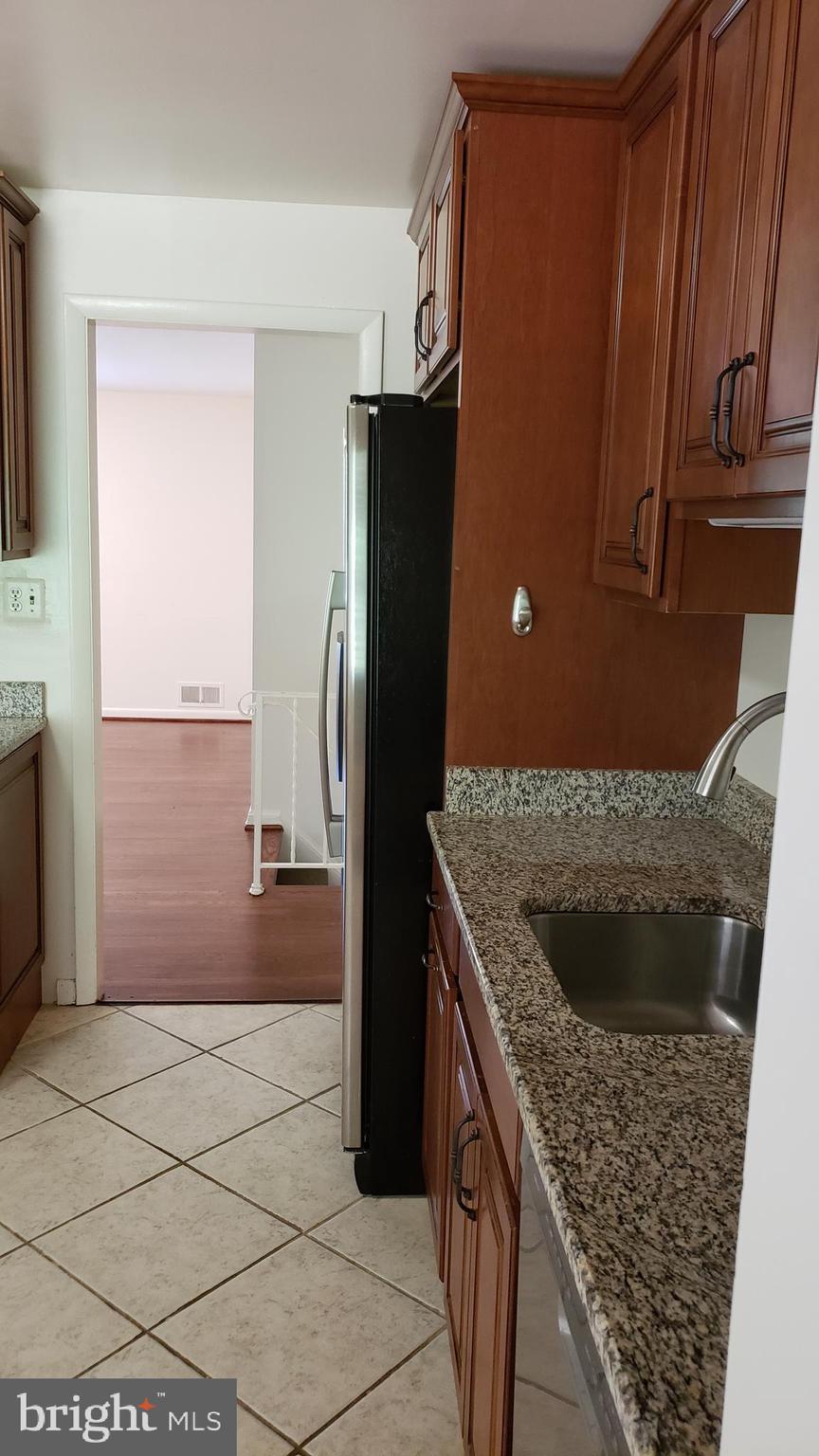 BROYHILL LANGLEY ESTATES - Residential Lease