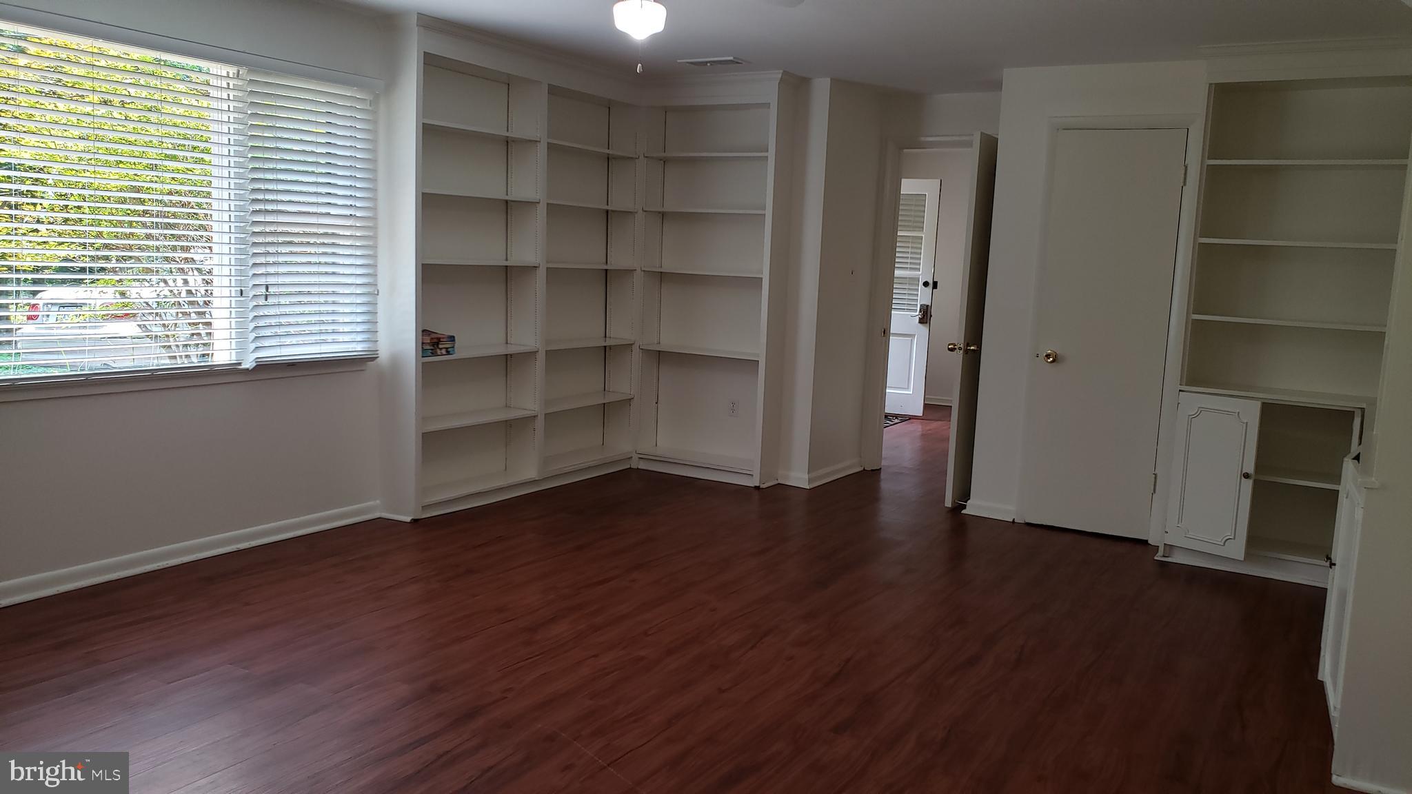 BROYHILL LANGLEY ESTATES - Residential Lease