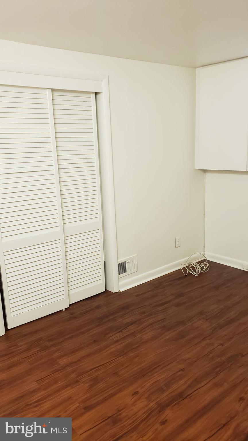 BROYHILL LANGLEY ESTATES - Residential Lease