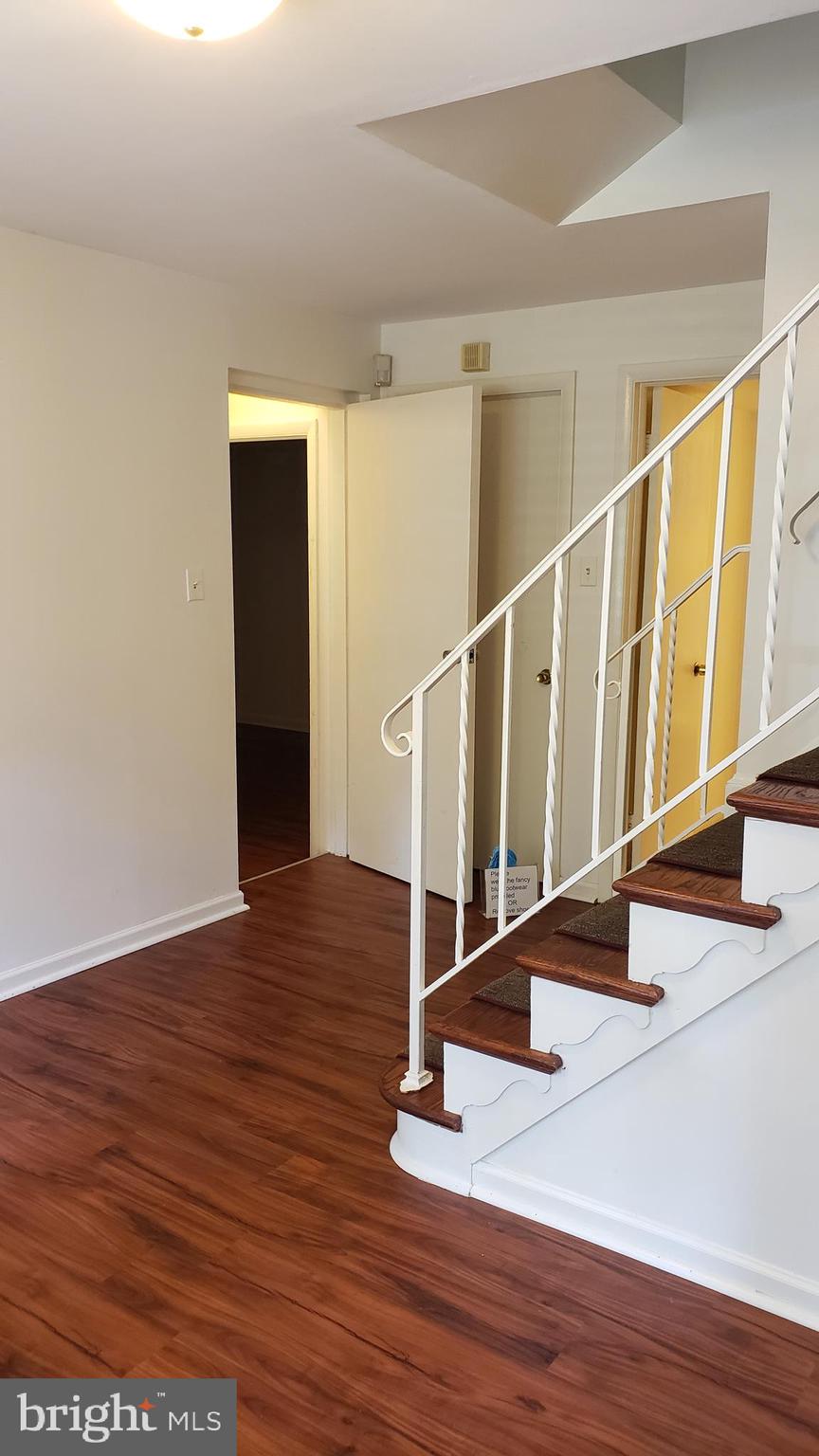 BROYHILL LANGLEY ESTATES - Residential Lease