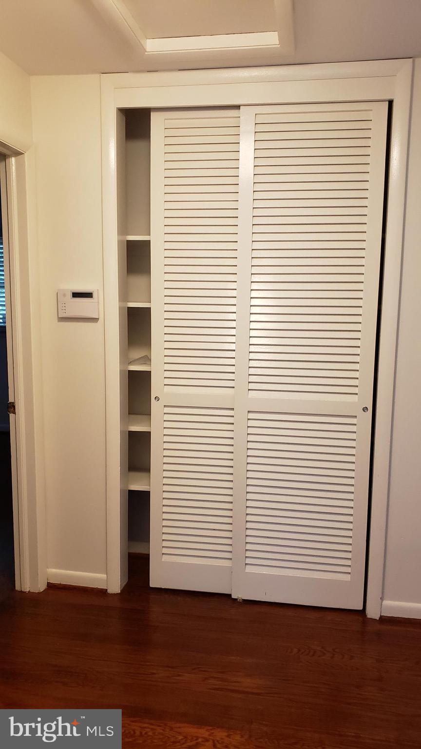 BROYHILL LANGLEY ESTATES - Residential Lease