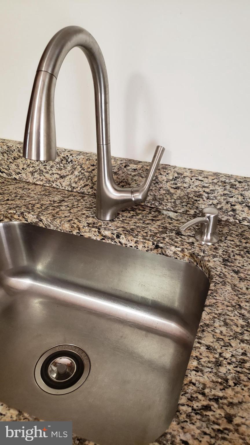 BROYHILL LANGLEY ESTATES - Residential Lease