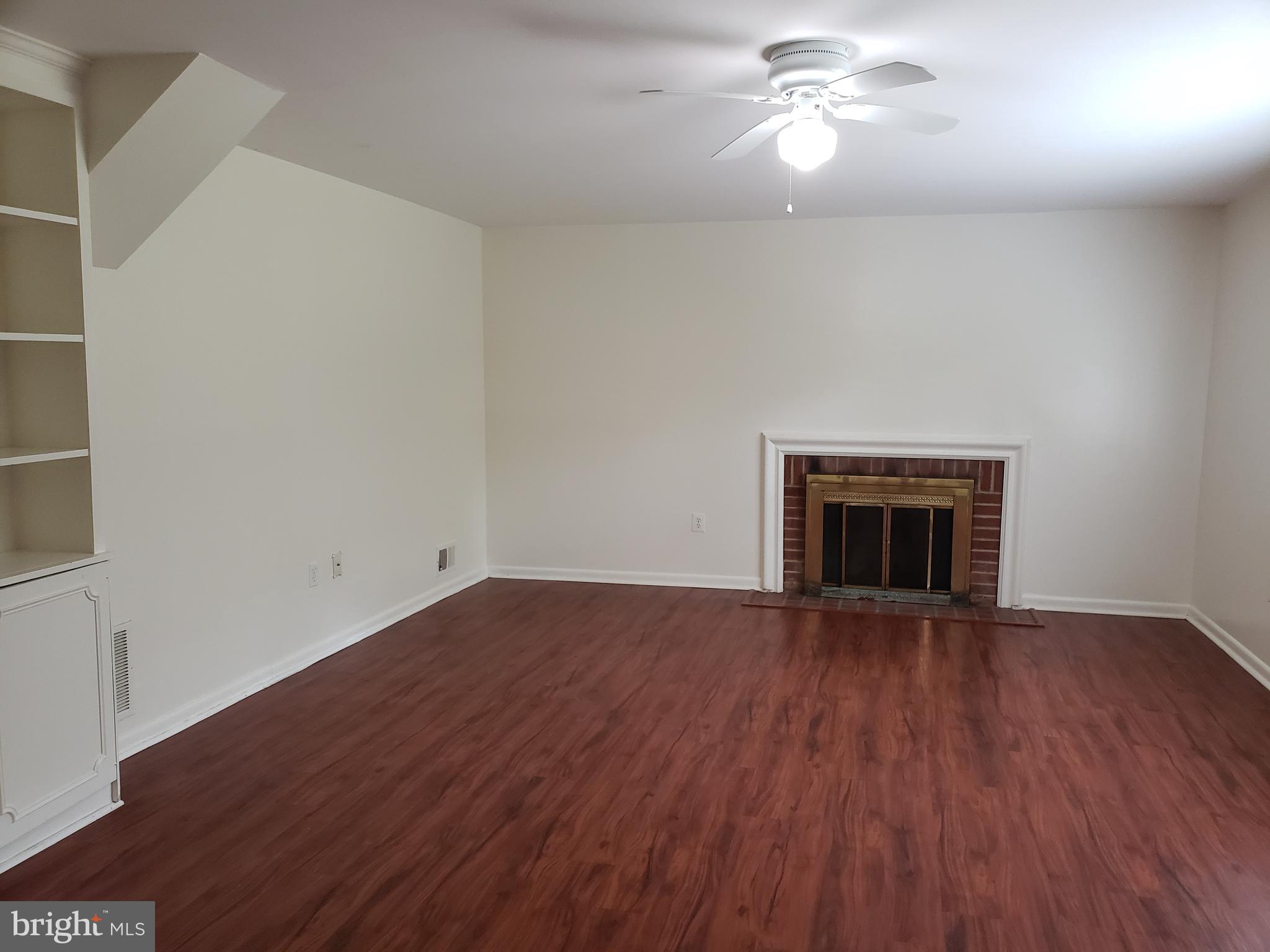 BROYHILL LANGLEY ESTATES - Residential Lease