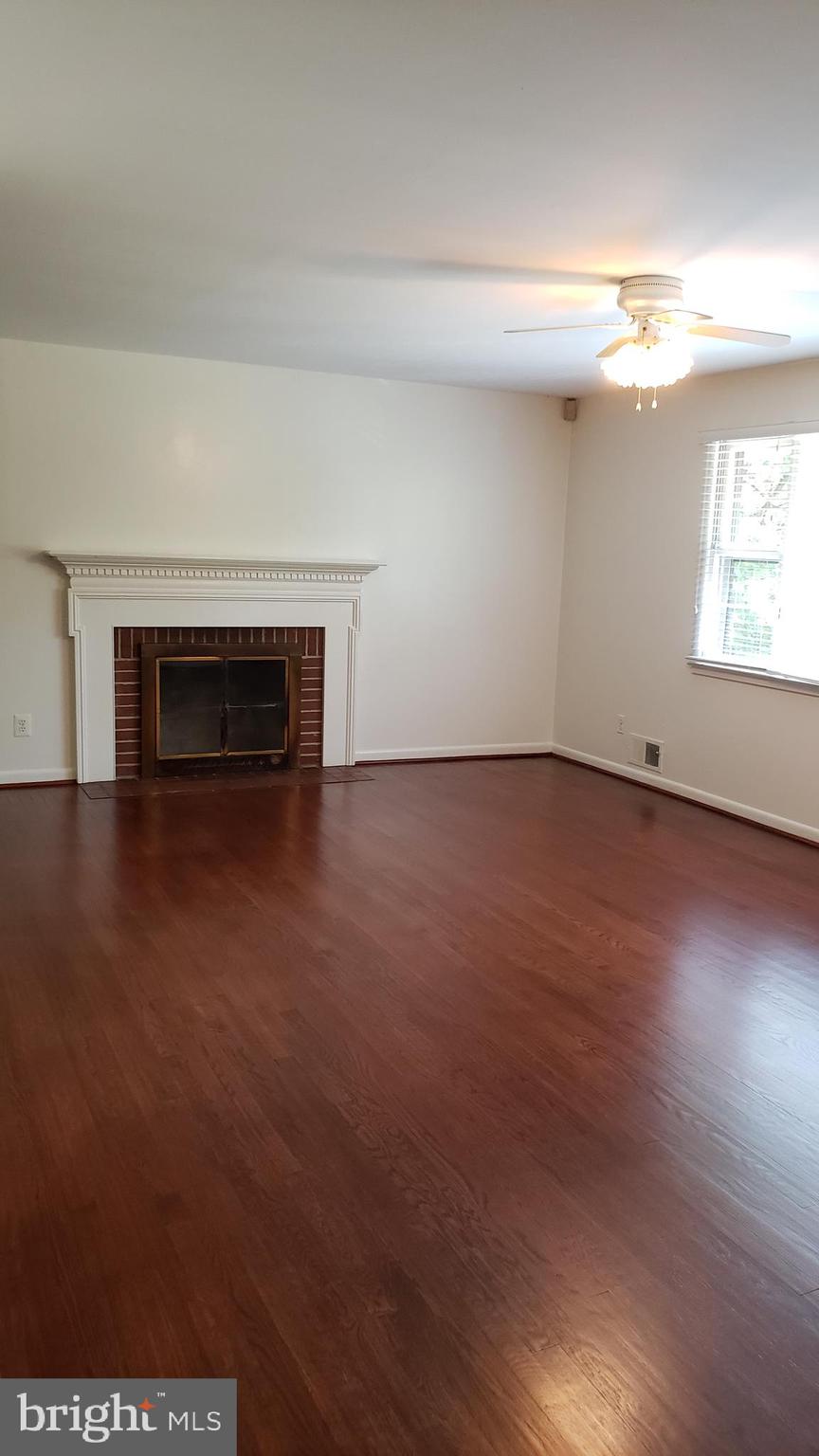 BROYHILL LANGLEY ESTATES - Residential Lease