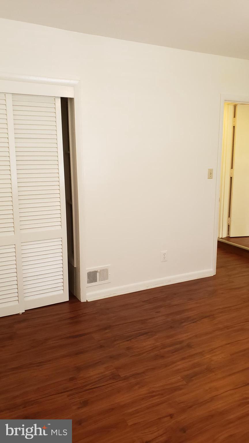 BROYHILL LANGLEY ESTATES - Residential Lease