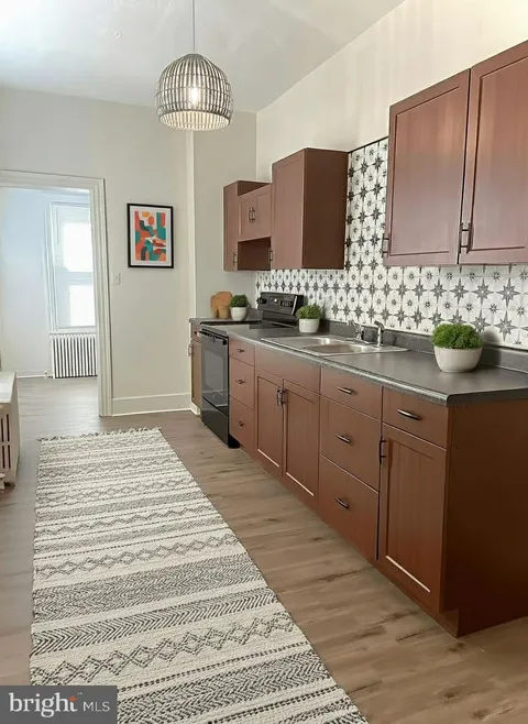 424 Locust Street, Reading, PA 19604 - MLS#: PABK2063178