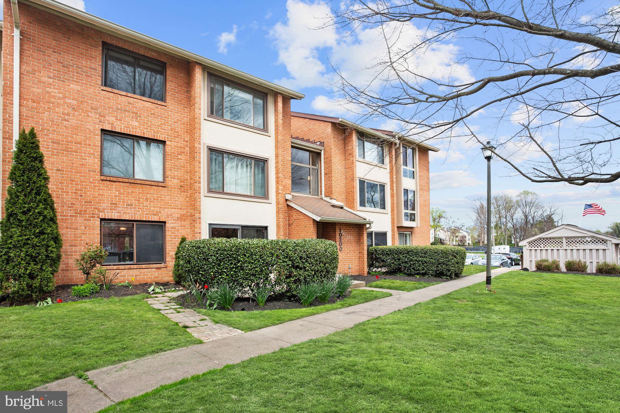 VISTAS OF MCLEAN - Residential