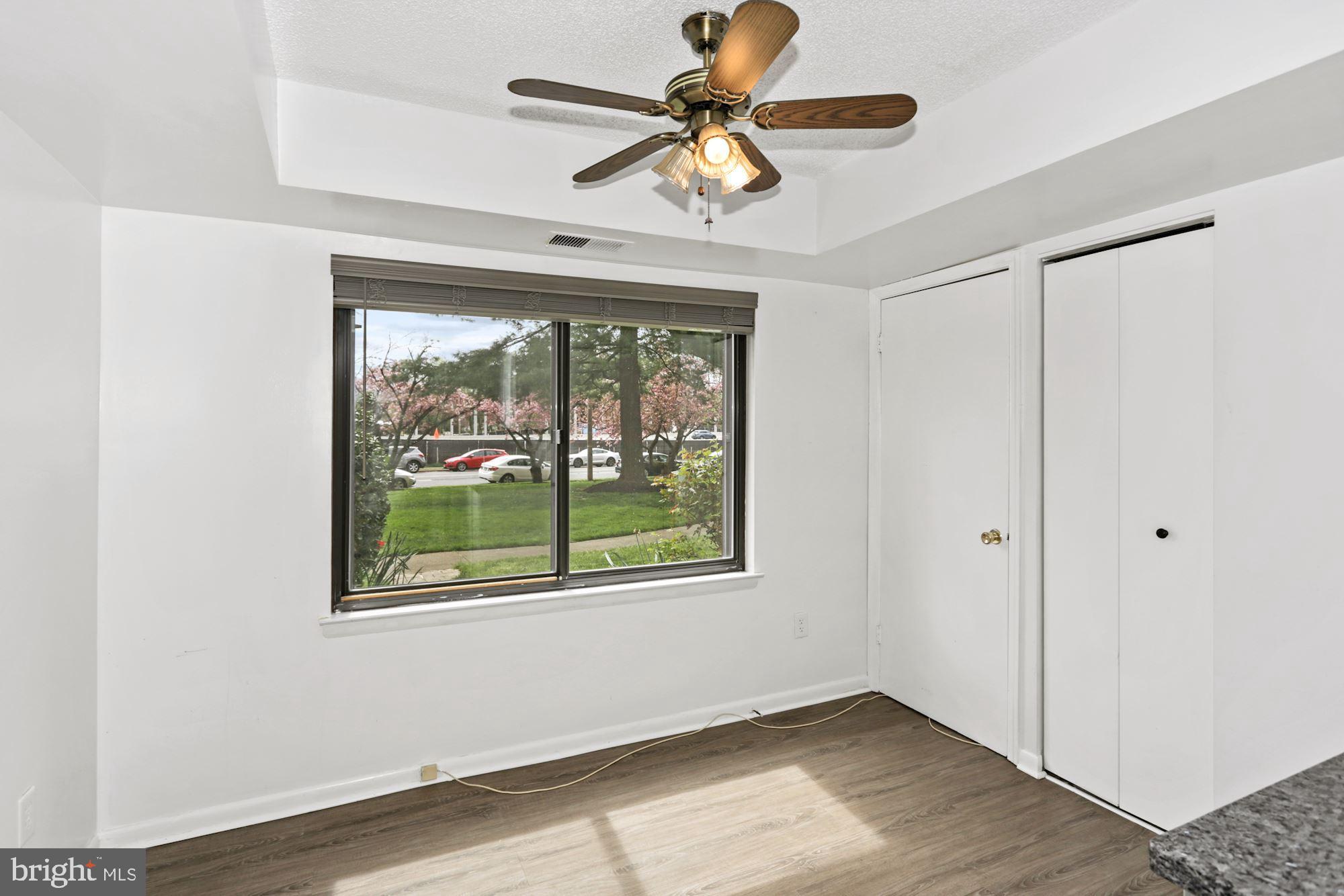 VISTAS OF MCLEAN - Residential