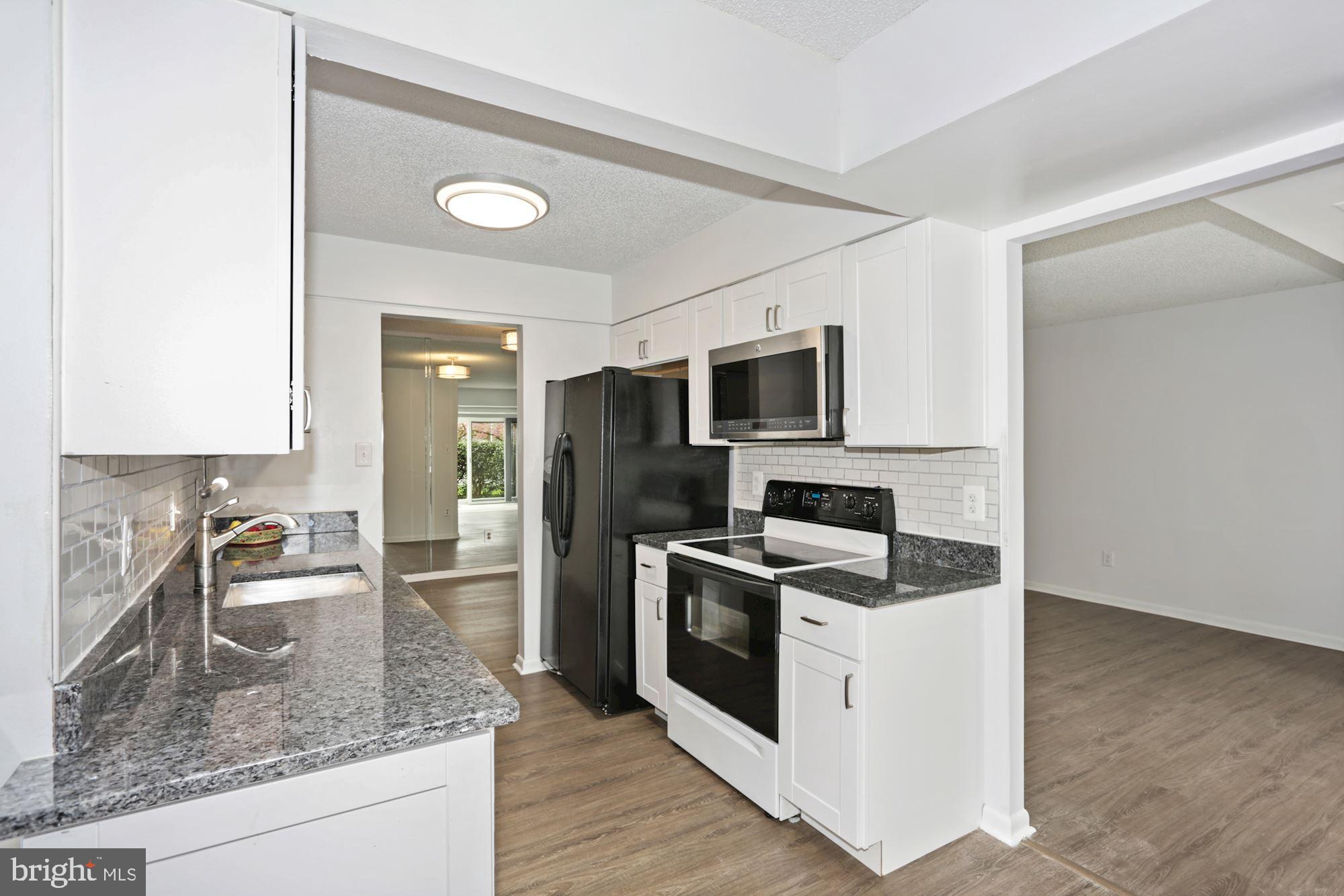 VISTAS OF MCLEAN - Residential