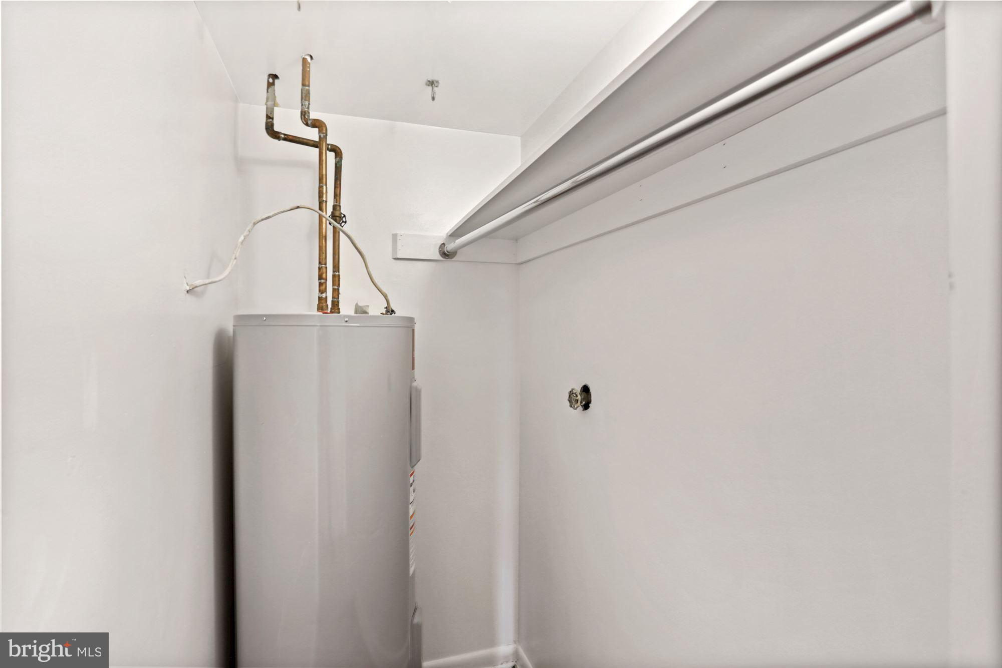 VISTAS OF MCLEAN - Residential