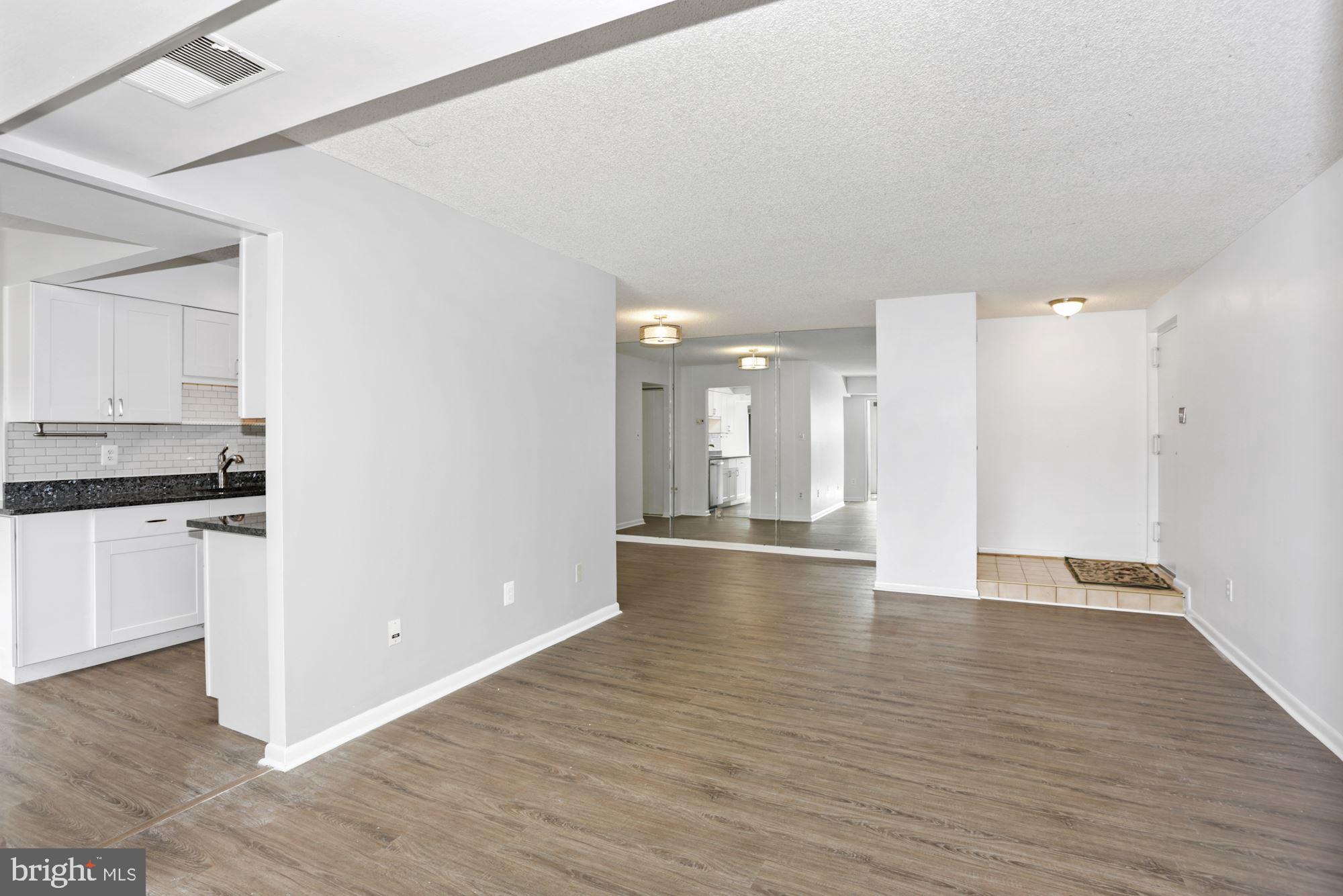 VISTAS OF MCLEAN - Residential