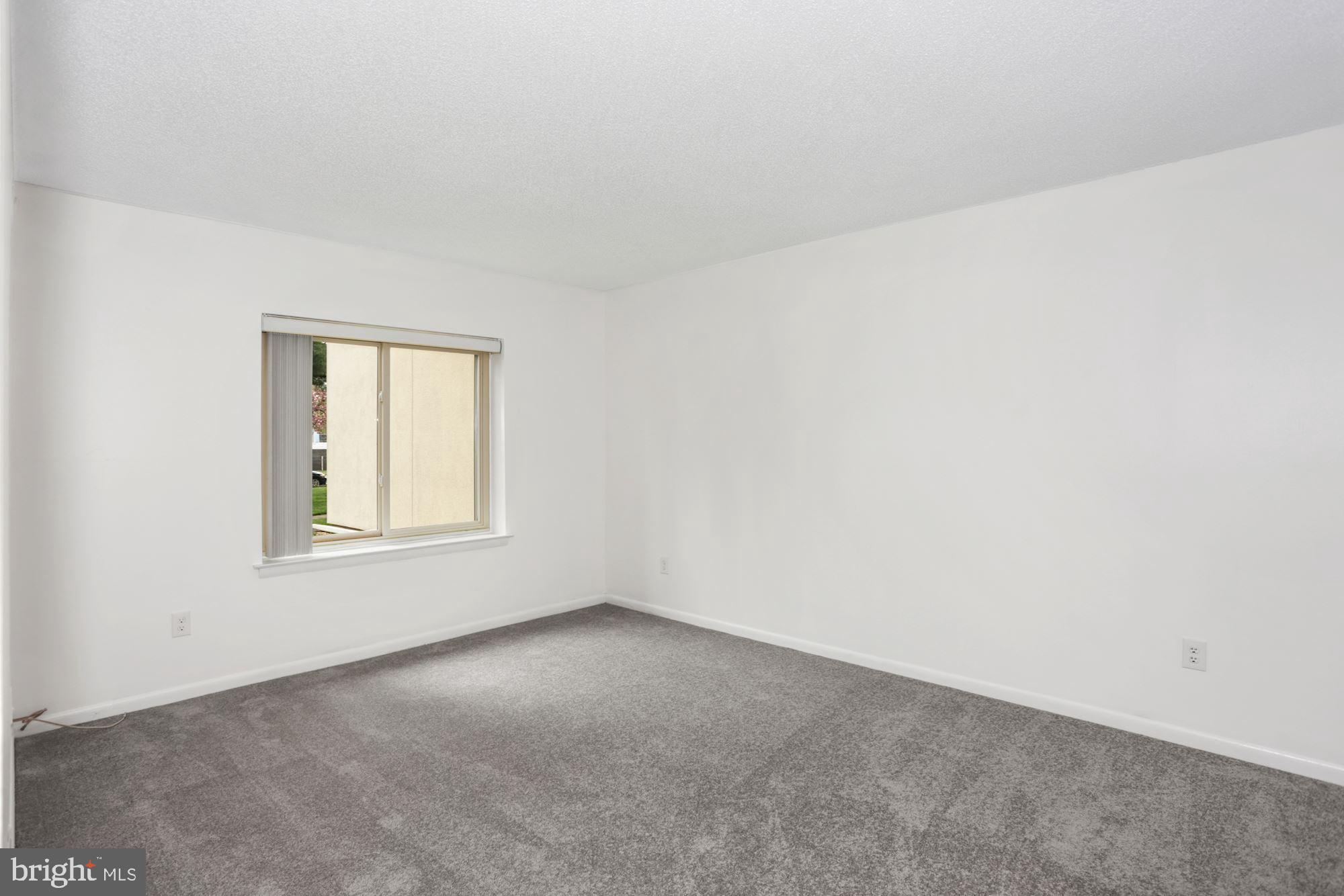 VISTAS OF MCLEAN - Residential