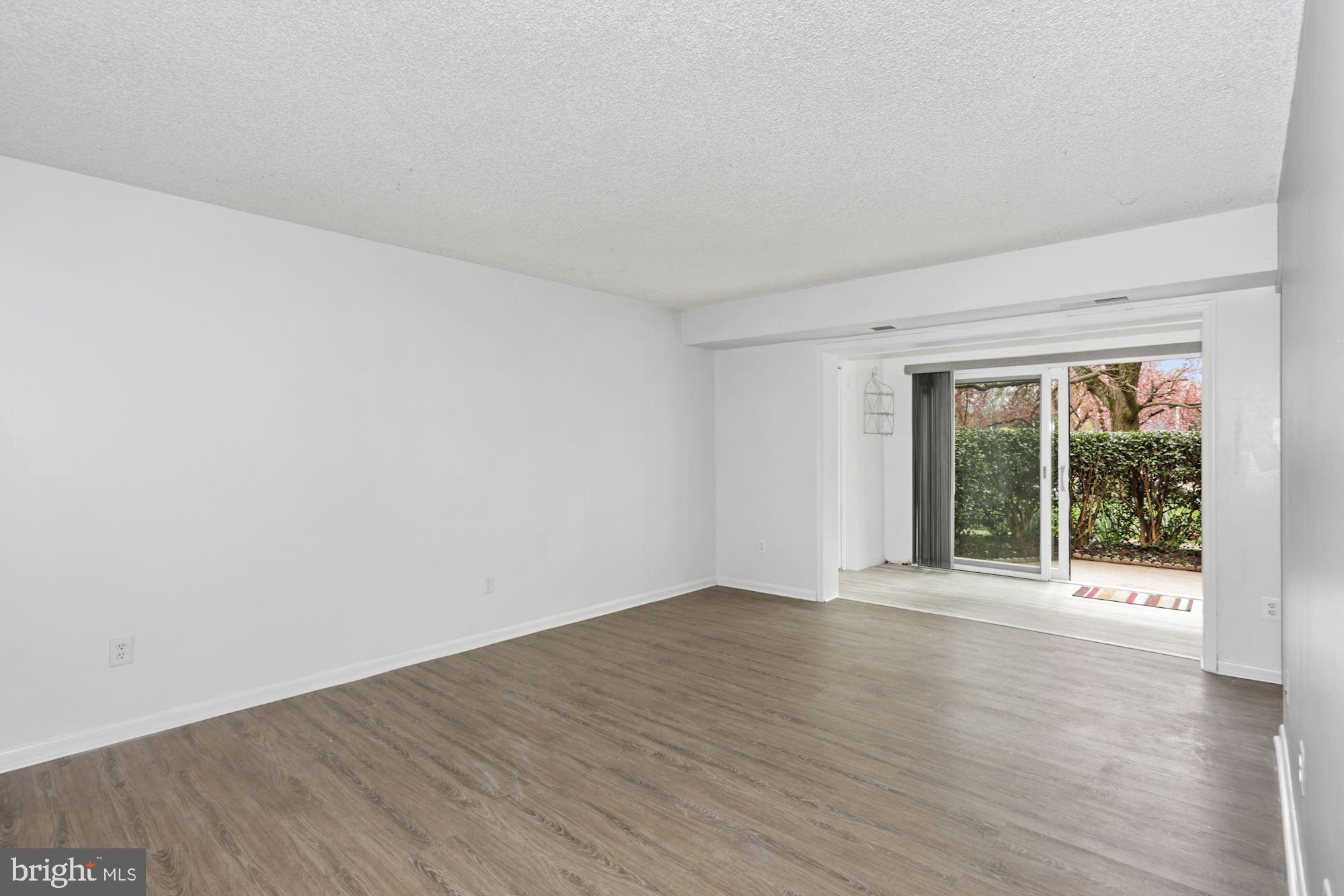 VISTAS OF MCLEAN - Residential