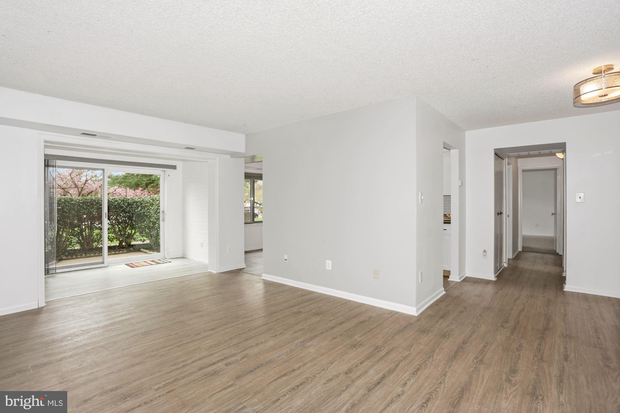 VISTAS OF MCLEAN - Residential