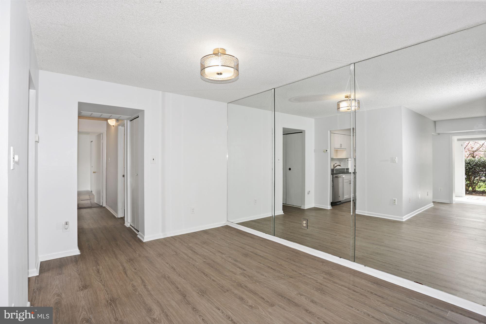 VISTAS OF MCLEAN - Residential