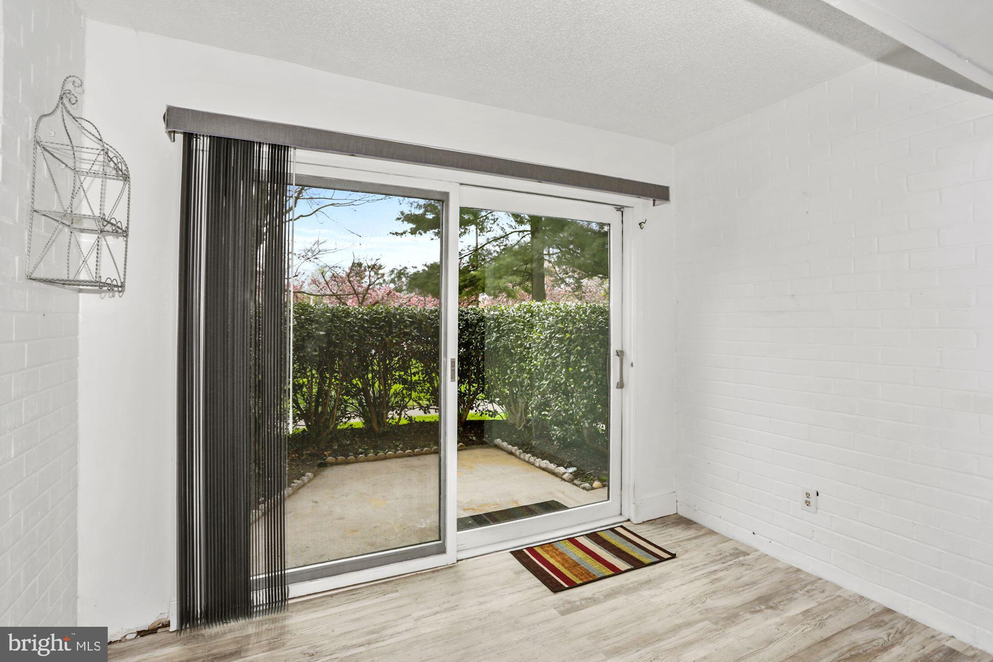 VISTAS OF MCLEAN - Residential