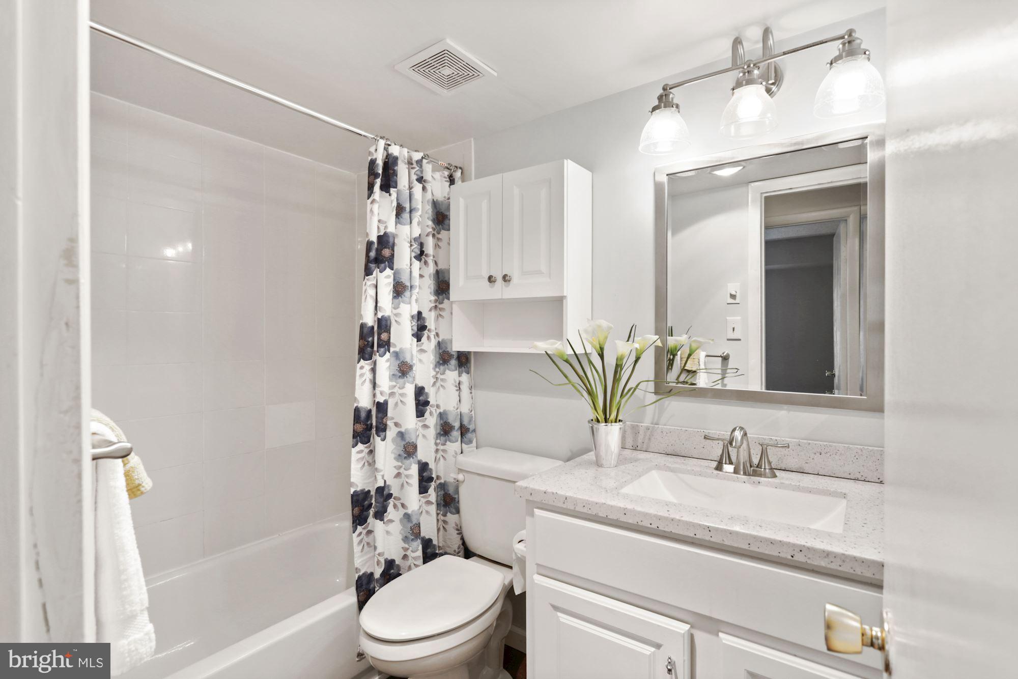 VISTAS OF MCLEAN - Residential