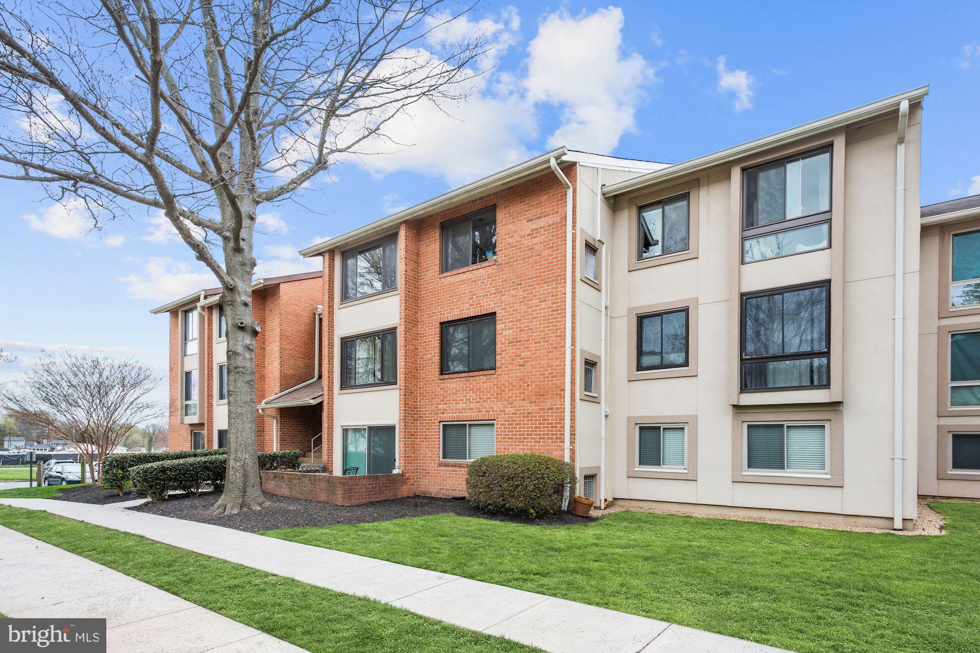 VISTAS OF MCLEAN - Residential