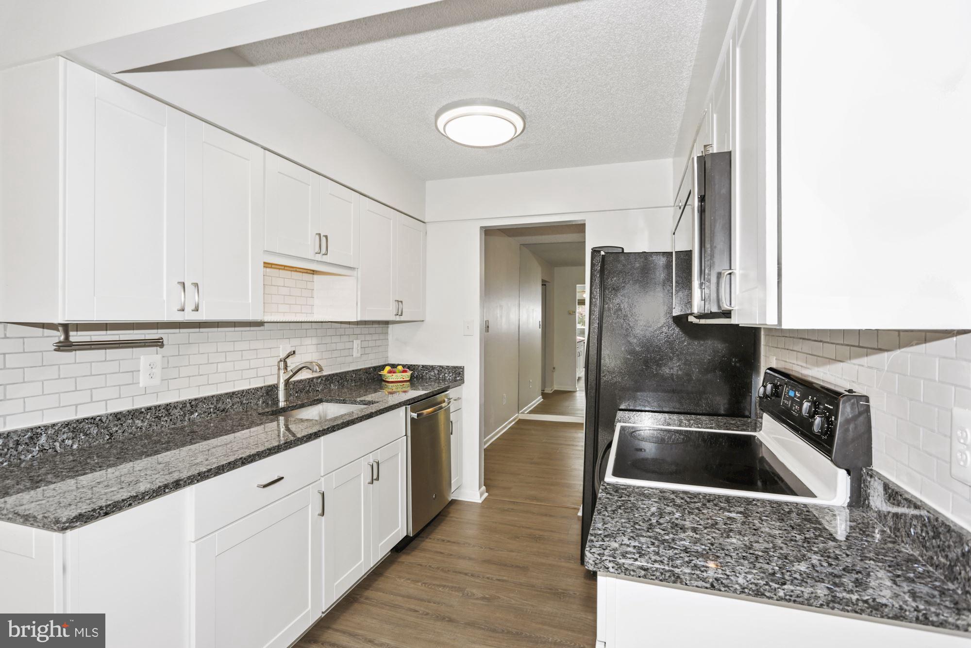 VISTAS OF MCLEAN - Residential