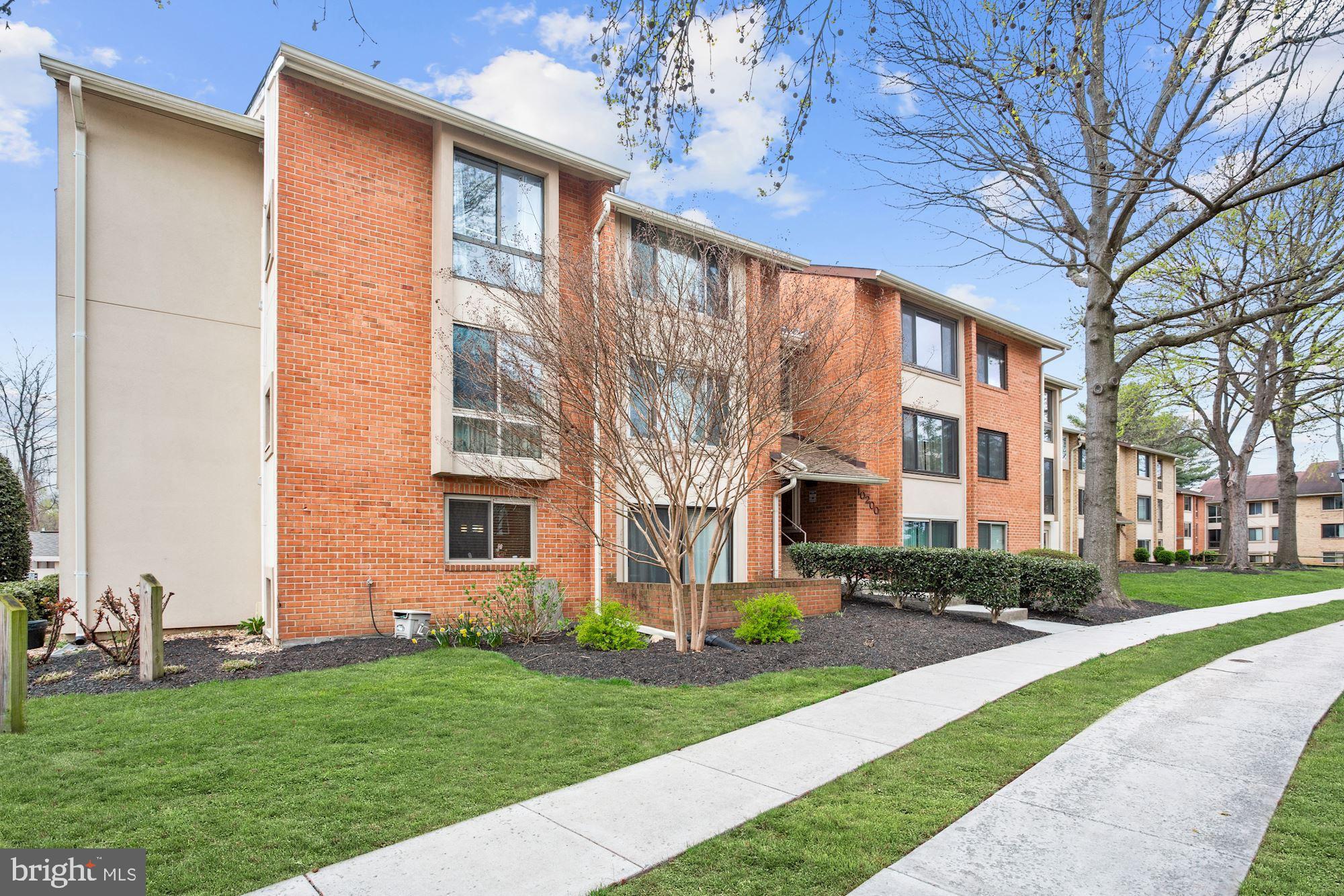 VISTAS OF MCLEAN - Residential