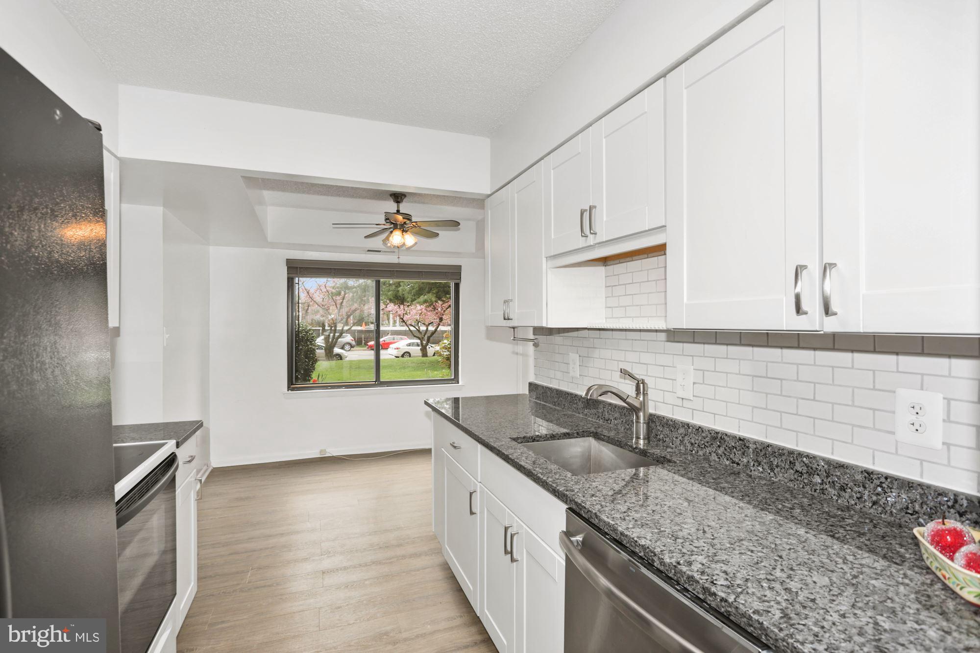 VISTAS OF MCLEAN - Residential