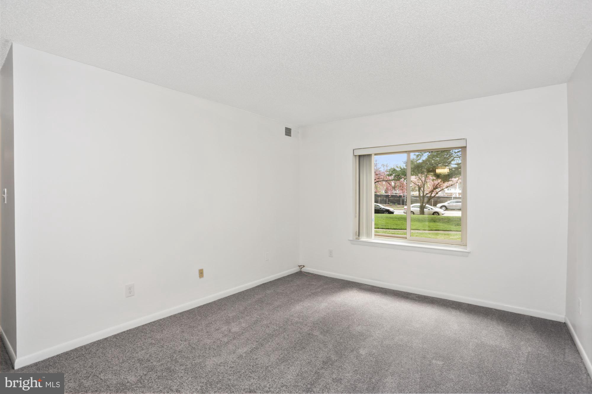 VISTAS OF MCLEAN - Residential