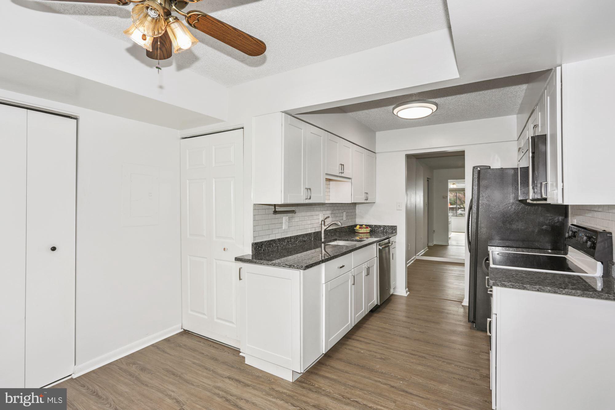 VISTAS OF MCLEAN - Residential