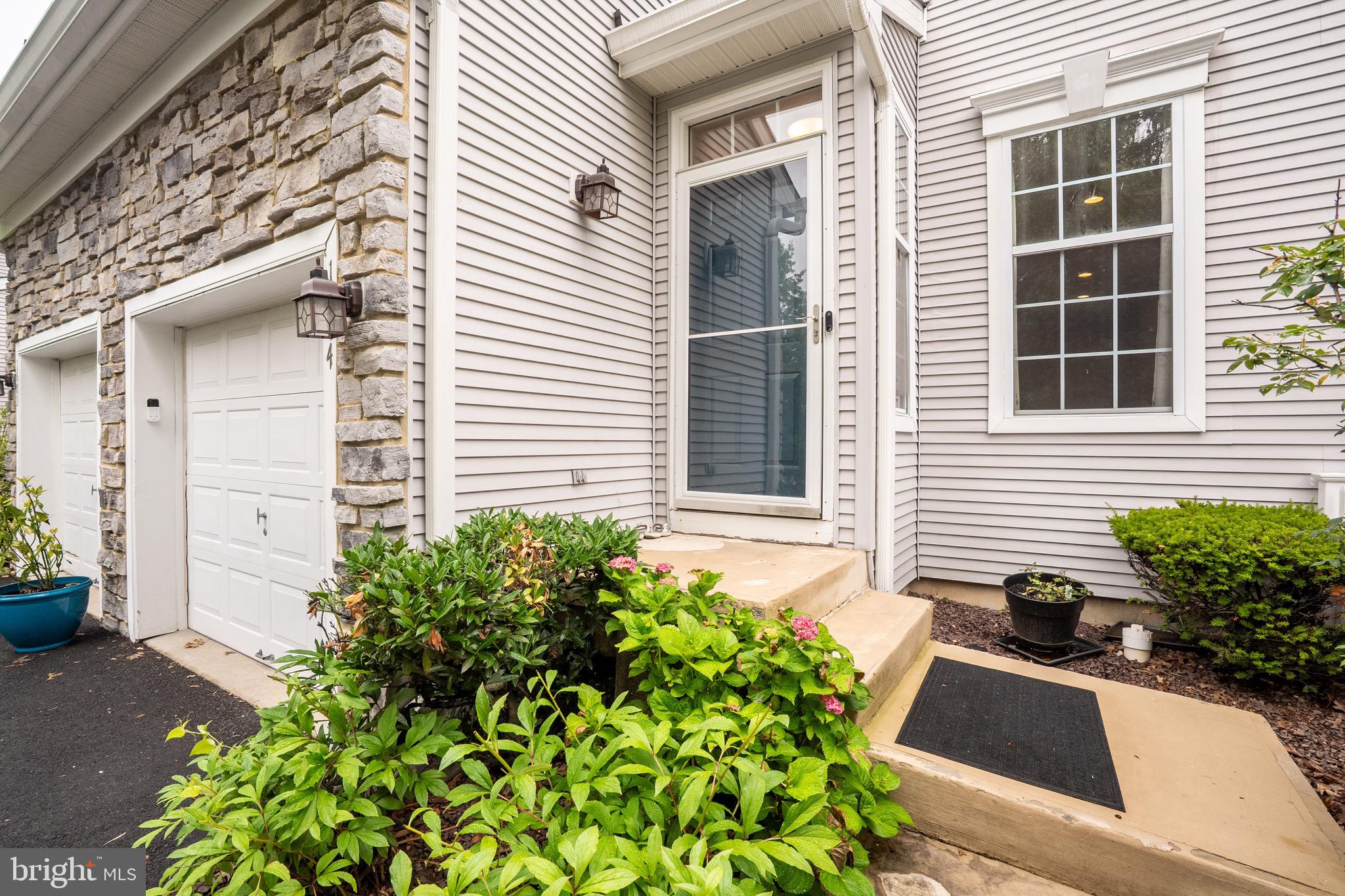 1604 YARROW CIRCLE