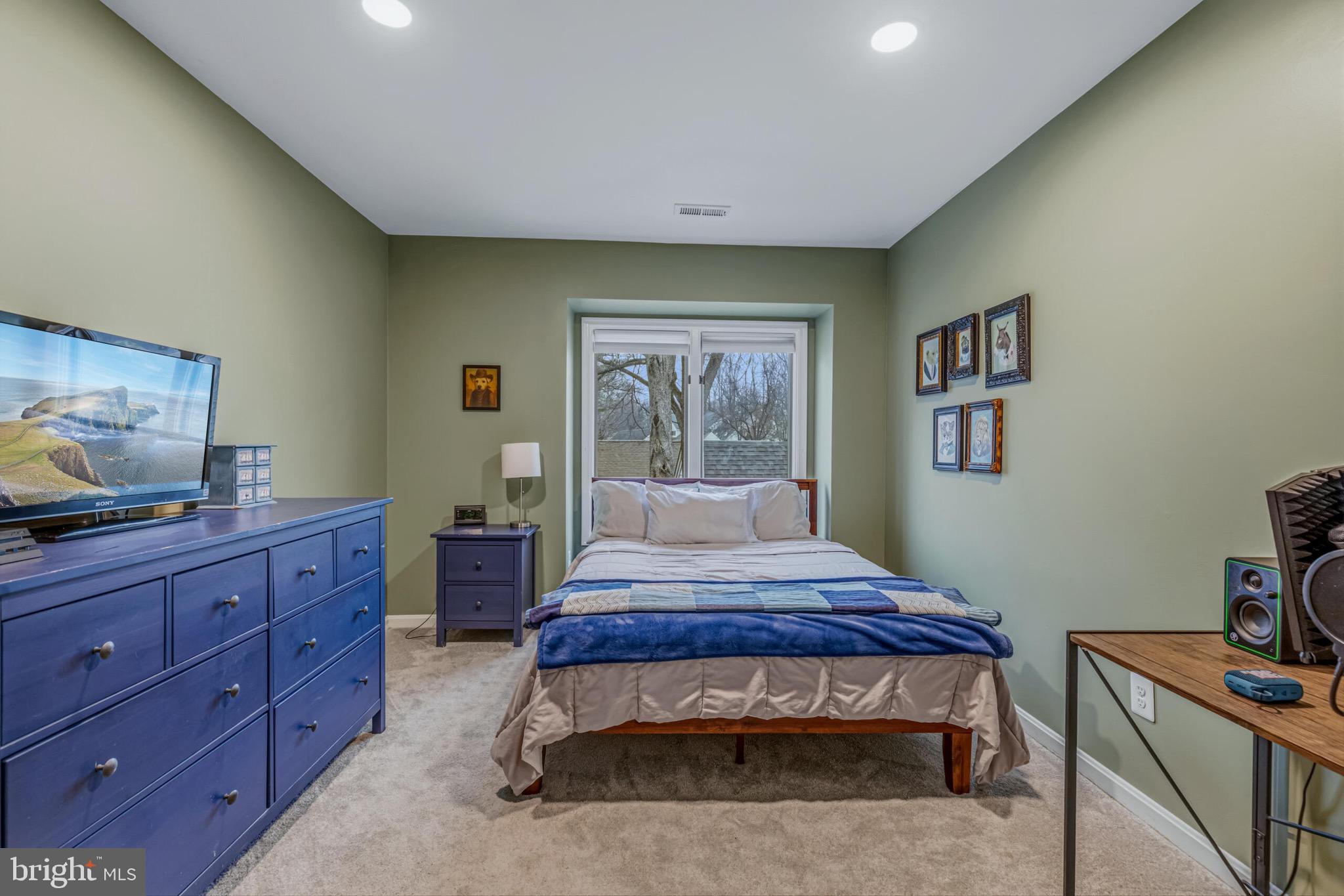 FAIR LAKES - Residential