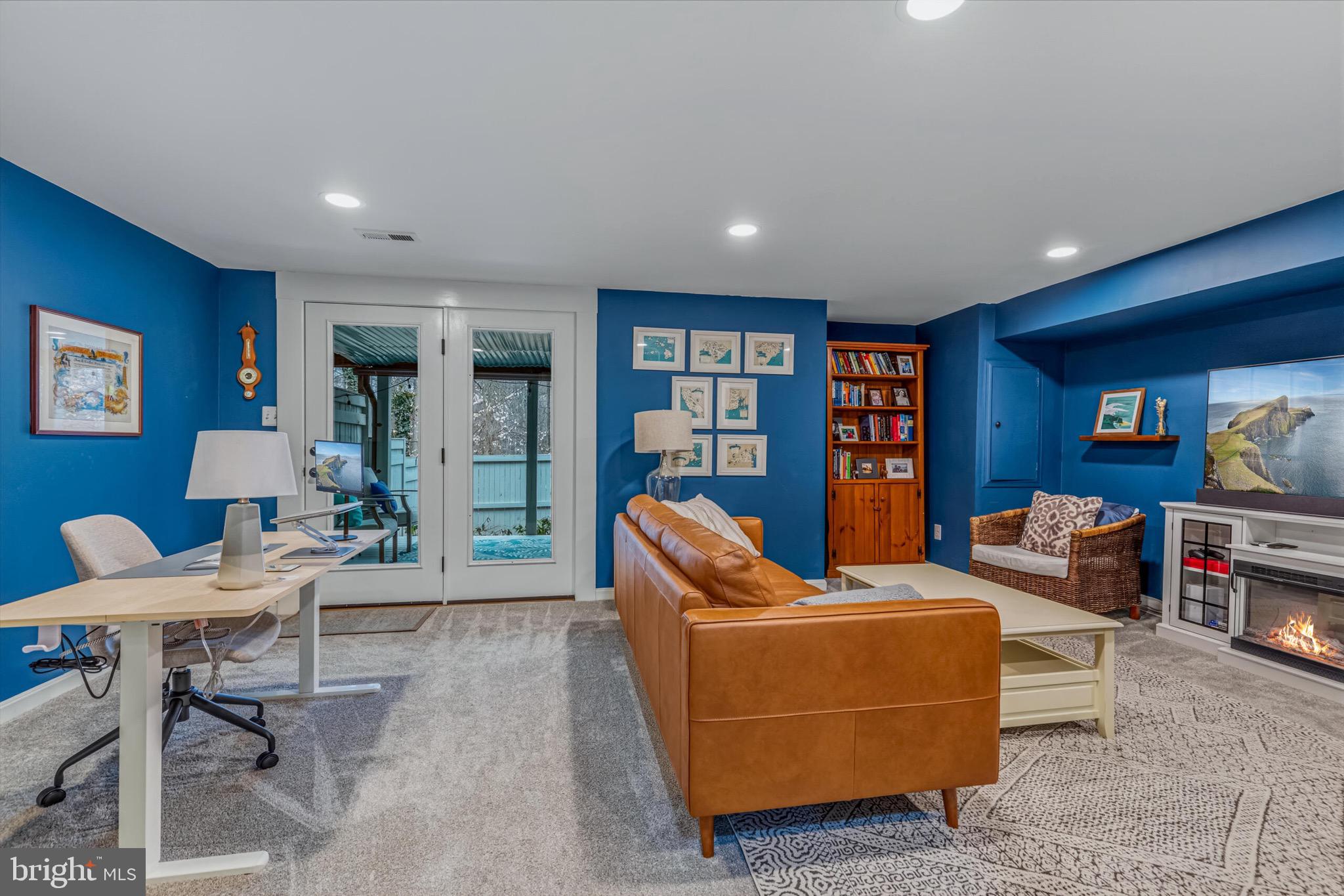 FAIR LAKES - Residential