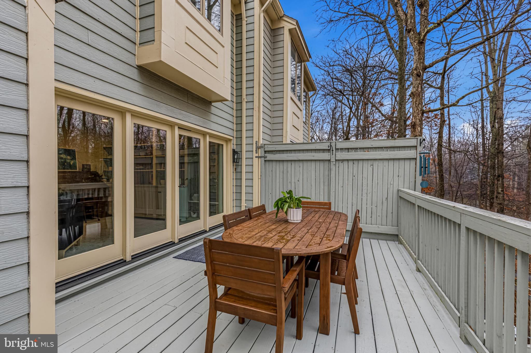 FAIR LAKES - Residential