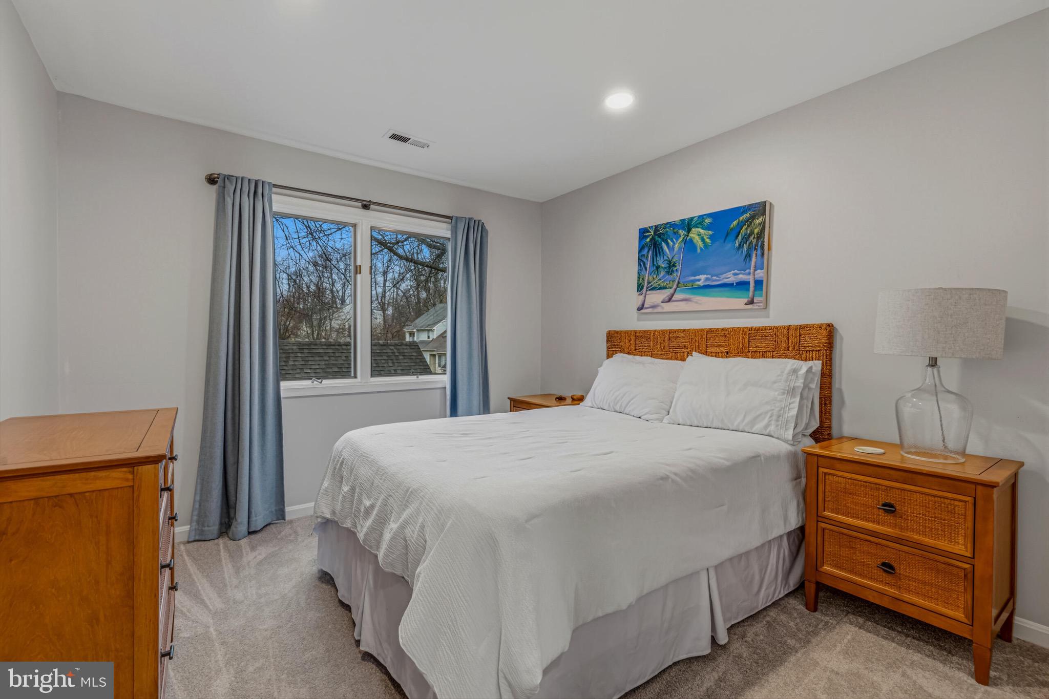 FAIR LAKES - Residential