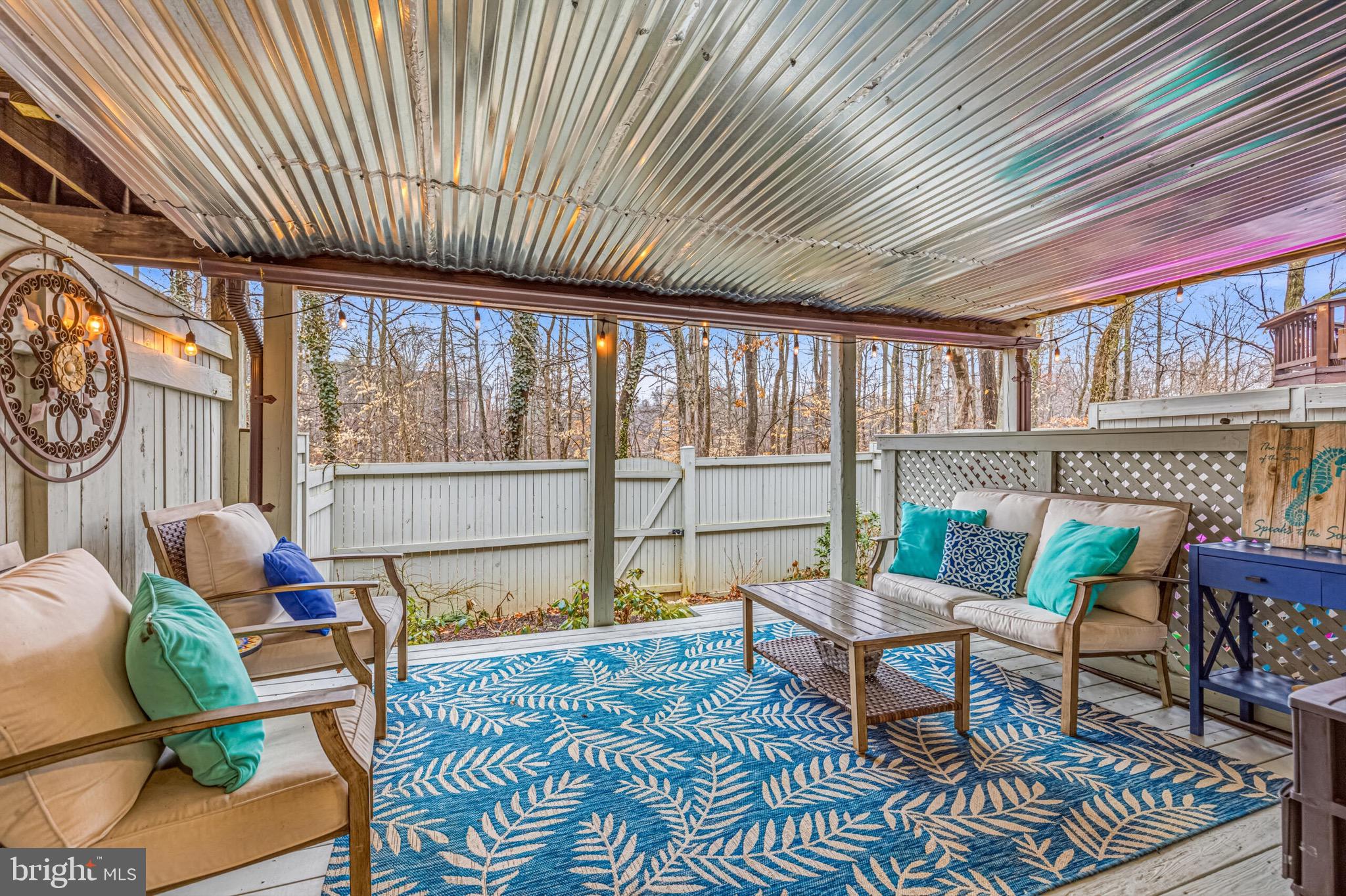 FAIR LAKES - Residential