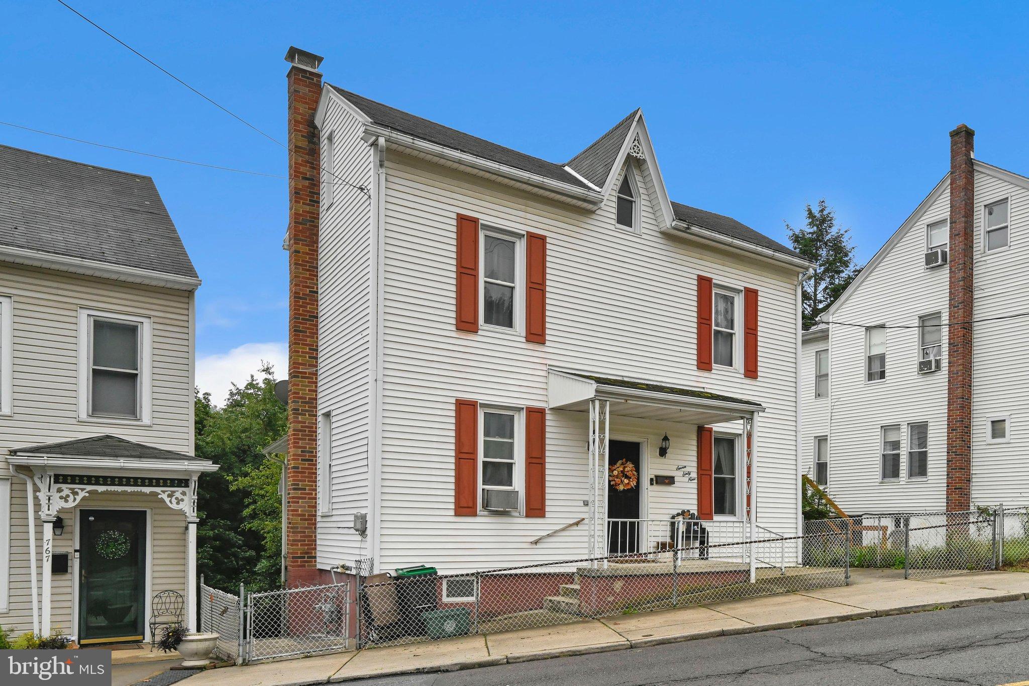 769 N CENTRE STREET