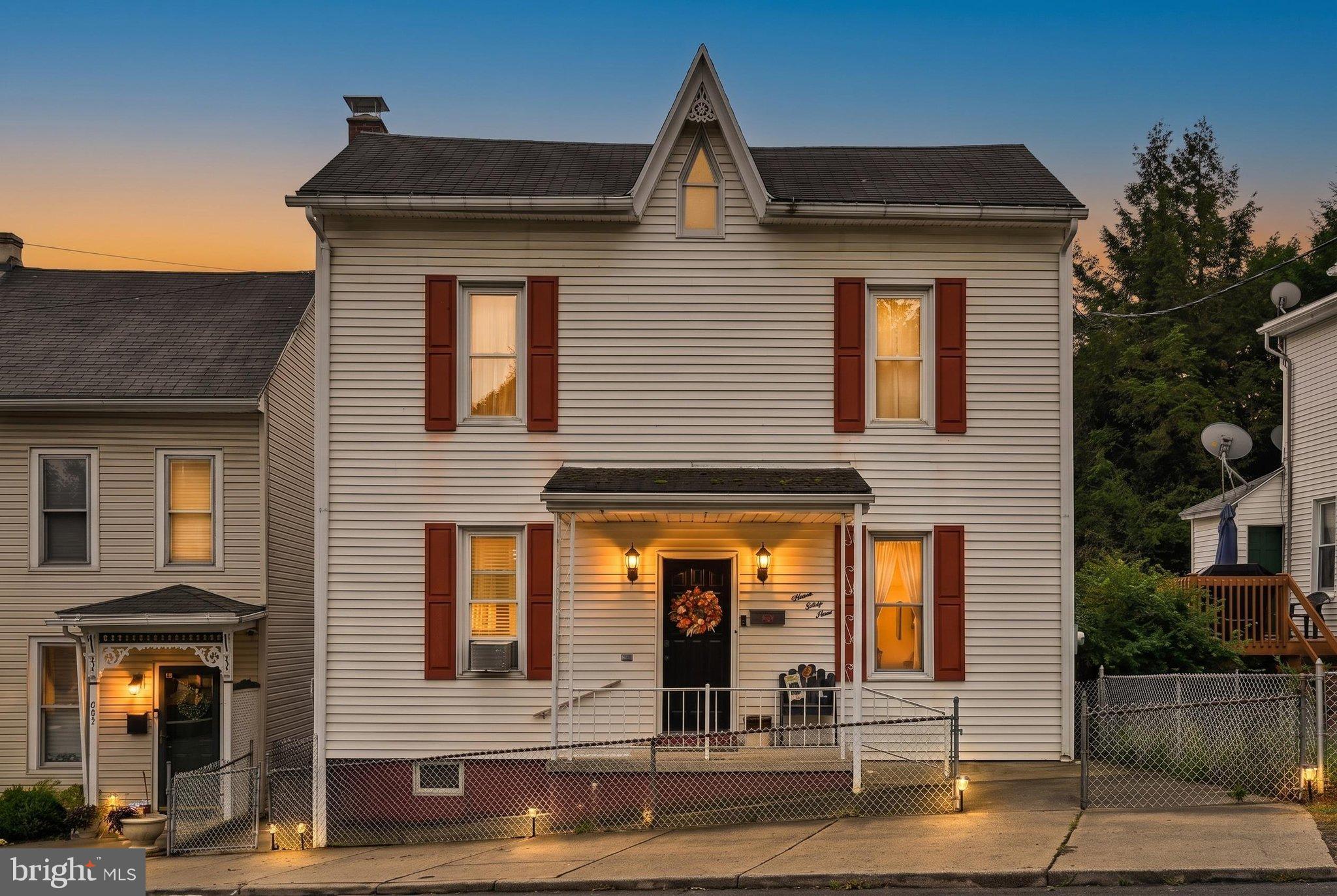 769 N CENTRE STREET