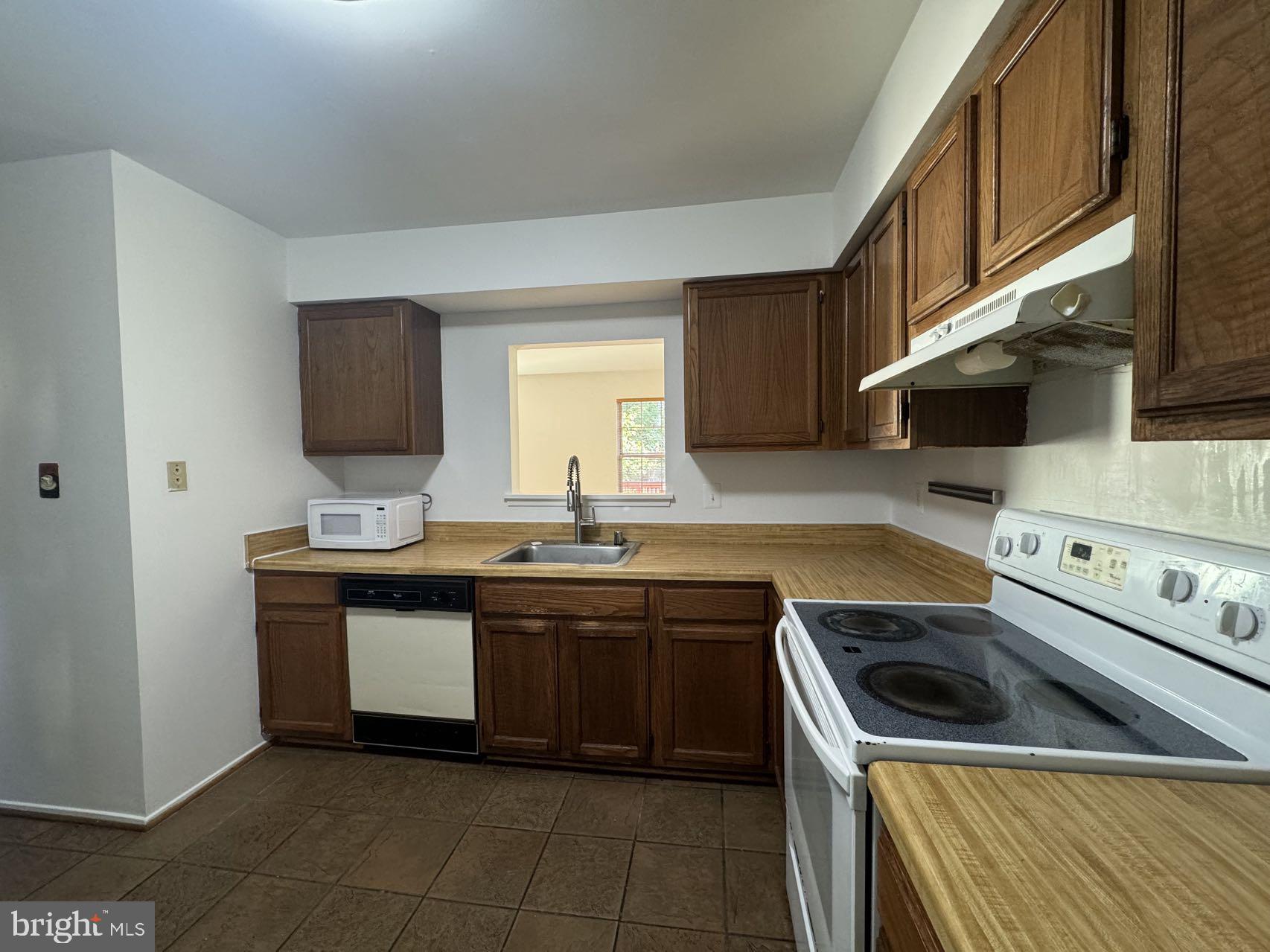 POTOMAC RIDGE - Residential Lease