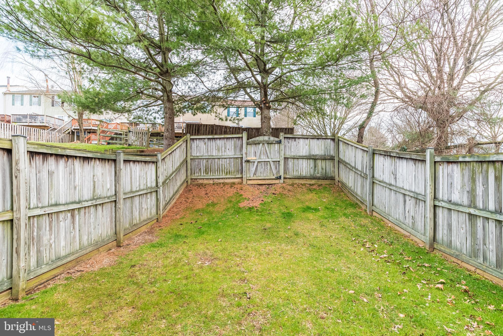 CONSTANT FRIENDSHIP - Residential Lease