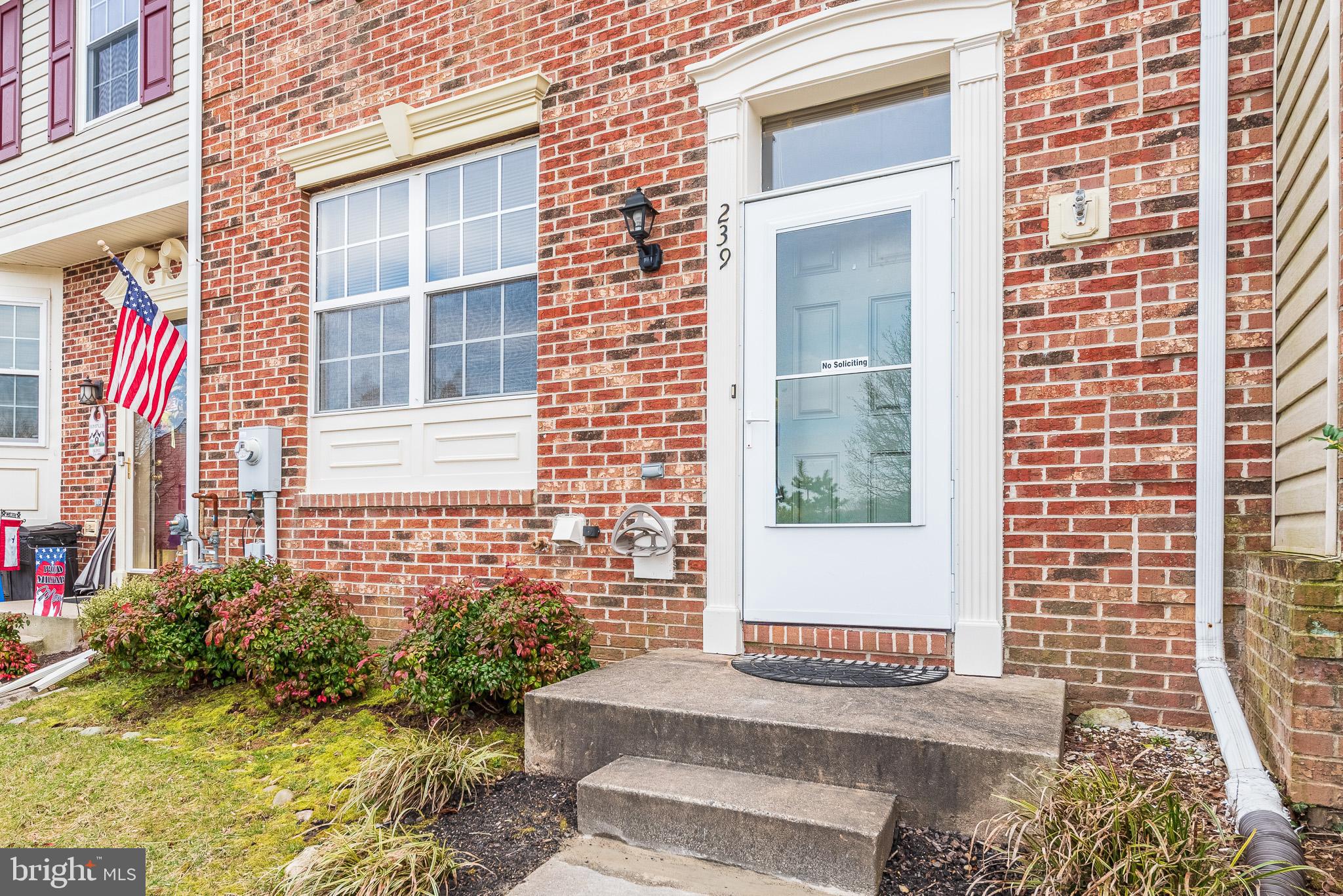 CONSTANT FRIENDSHIP - Residential Lease