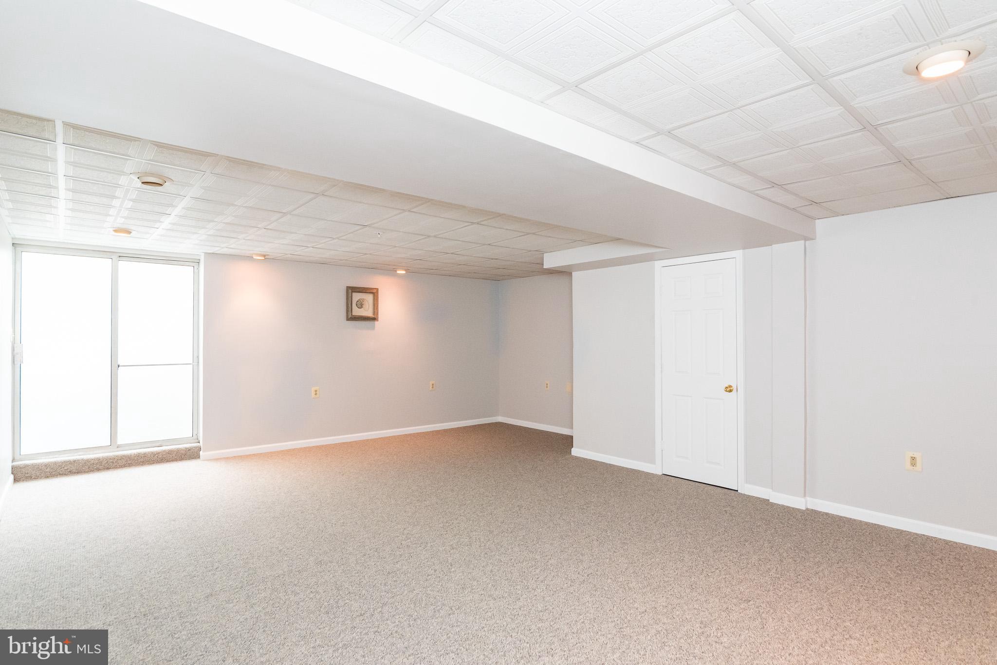 CONSTANT FRIENDSHIP - Residential Lease