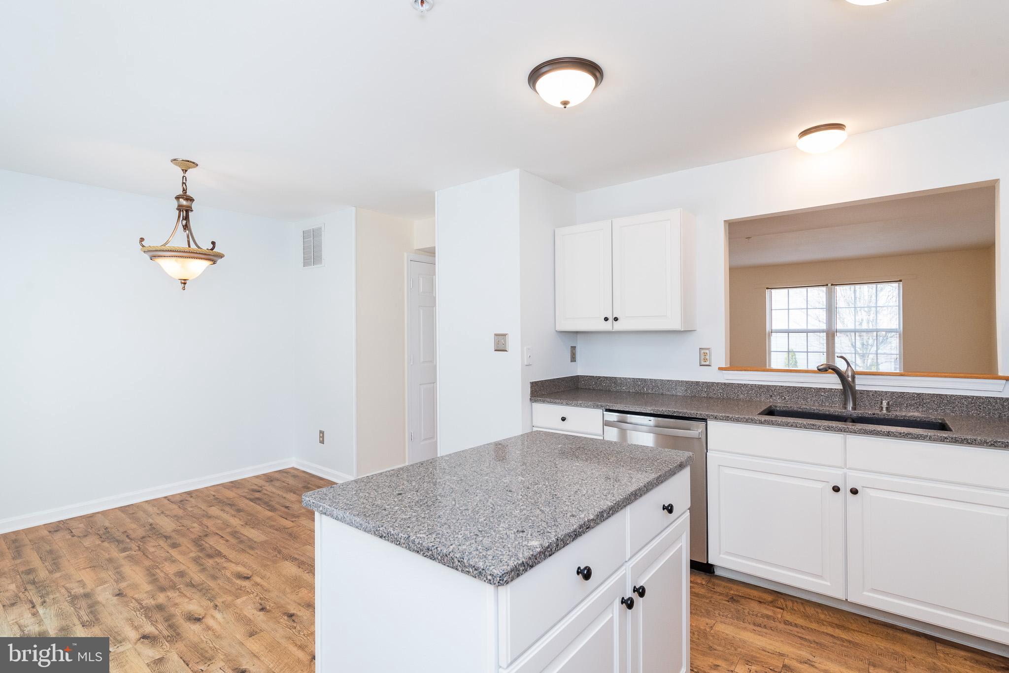 CONSTANT FRIENDSHIP - Residential Lease