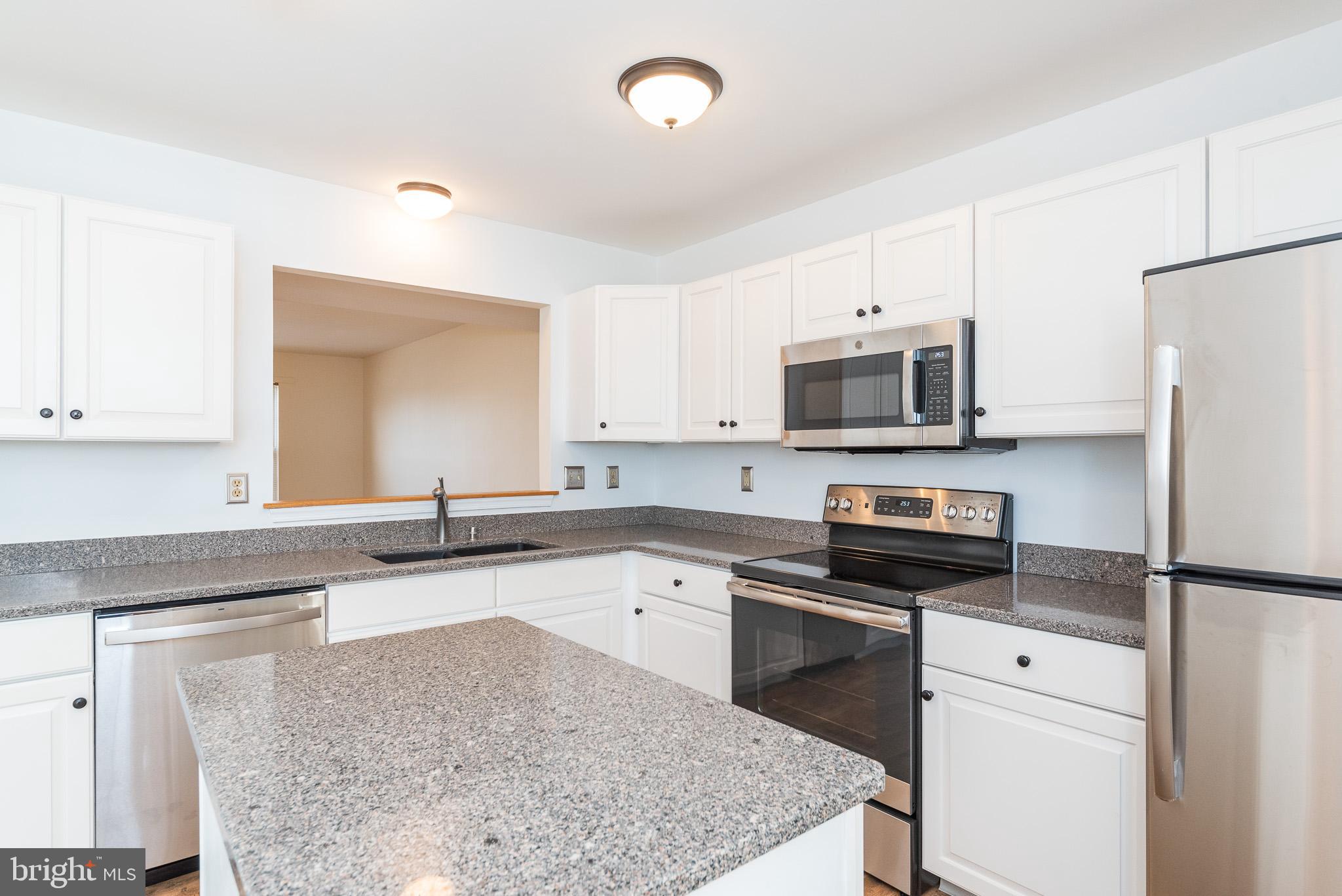 CONSTANT FRIENDSHIP - Residential Lease