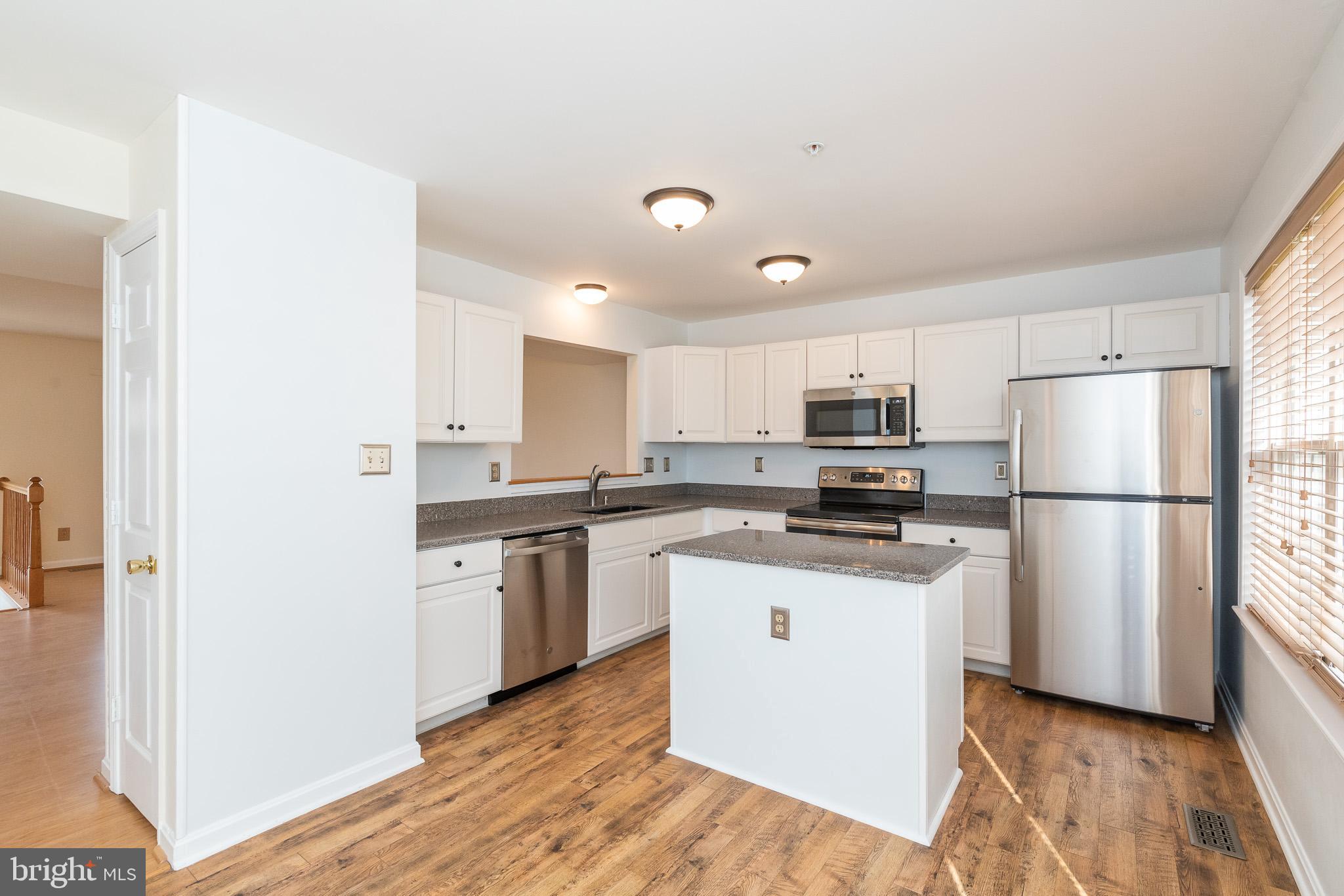 CONSTANT FRIENDSHIP - Residential Lease