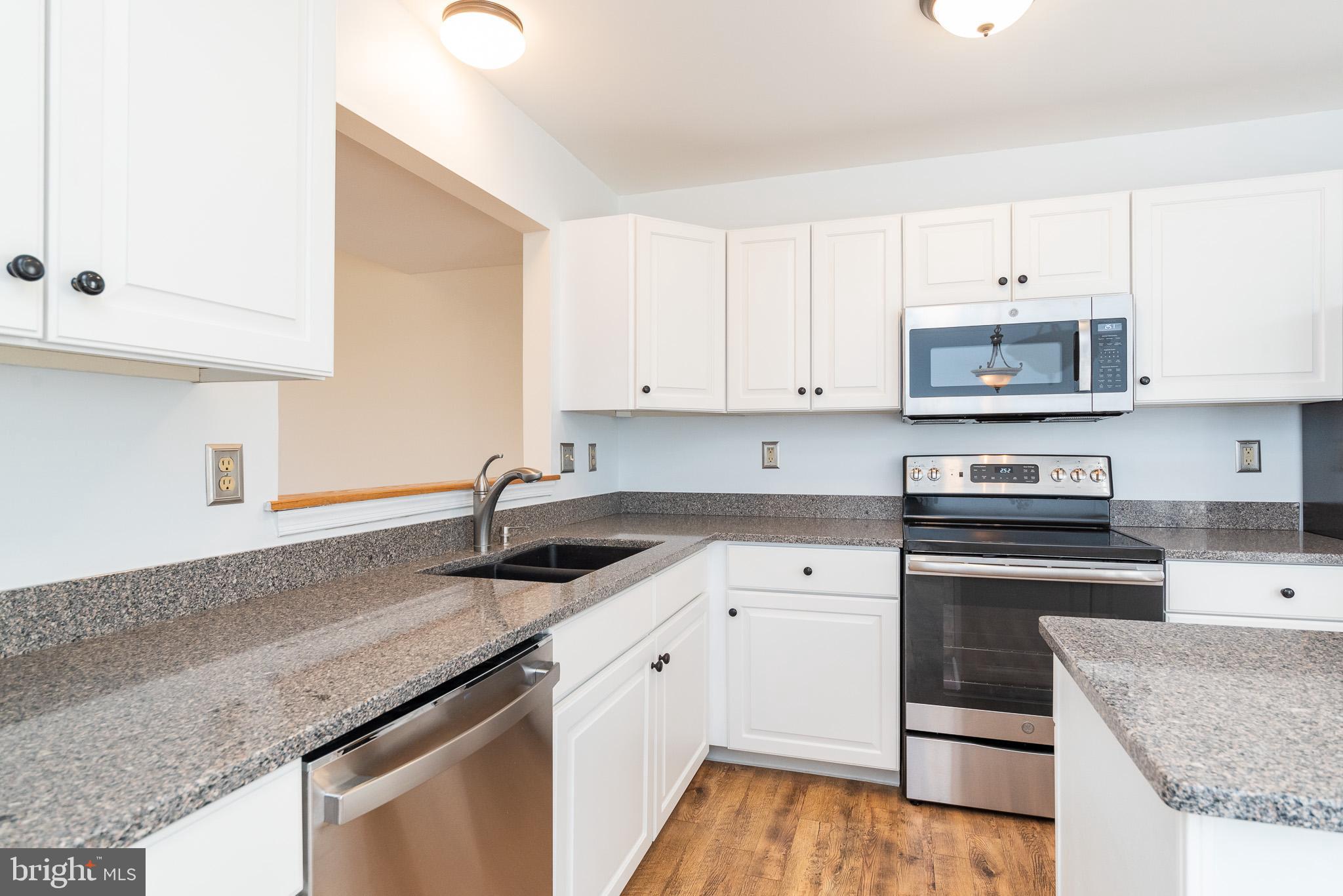 CONSTANT FRIENDSHIP - Residential Lease