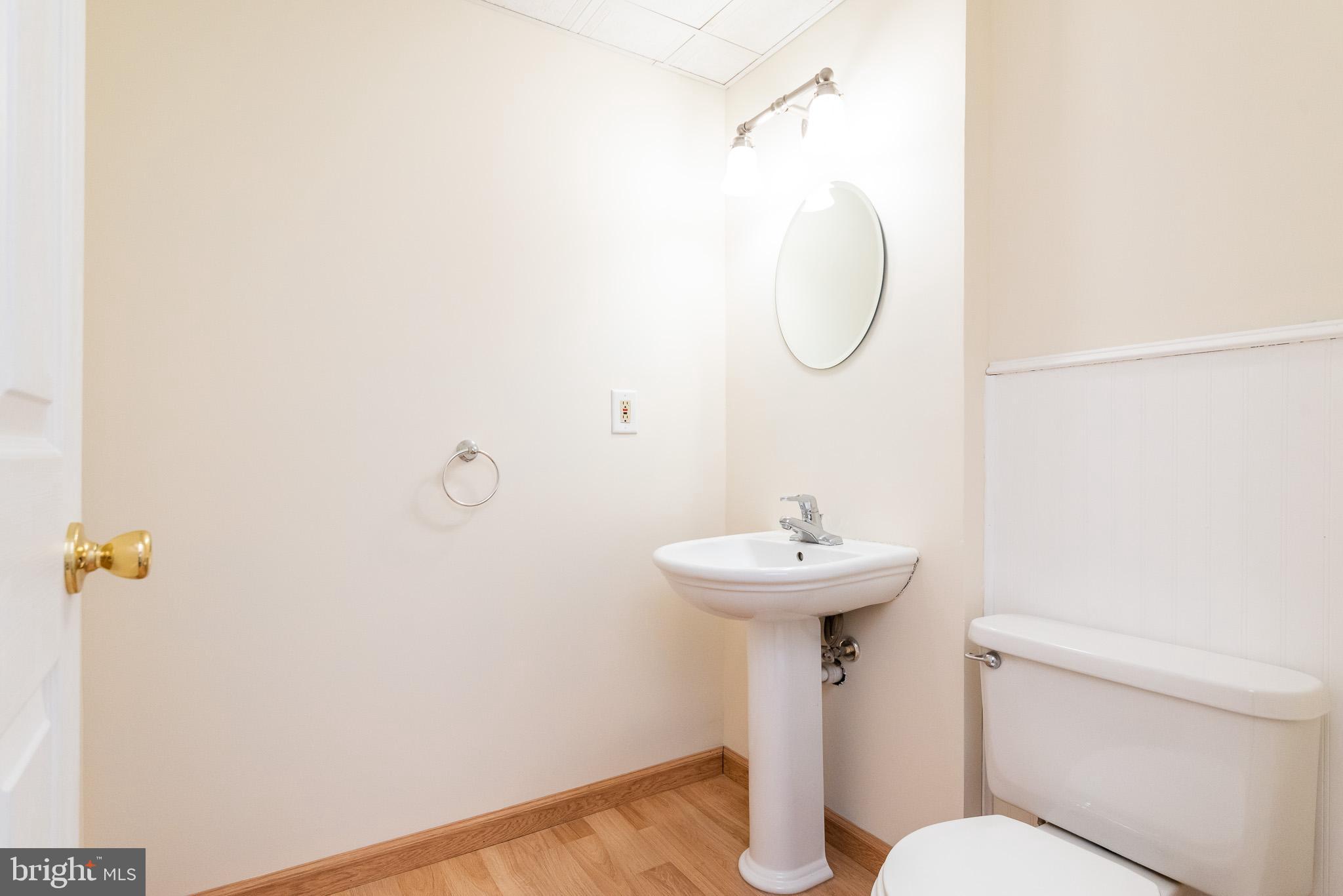 CONSTANT FRIENDSHIP - Residential Lease