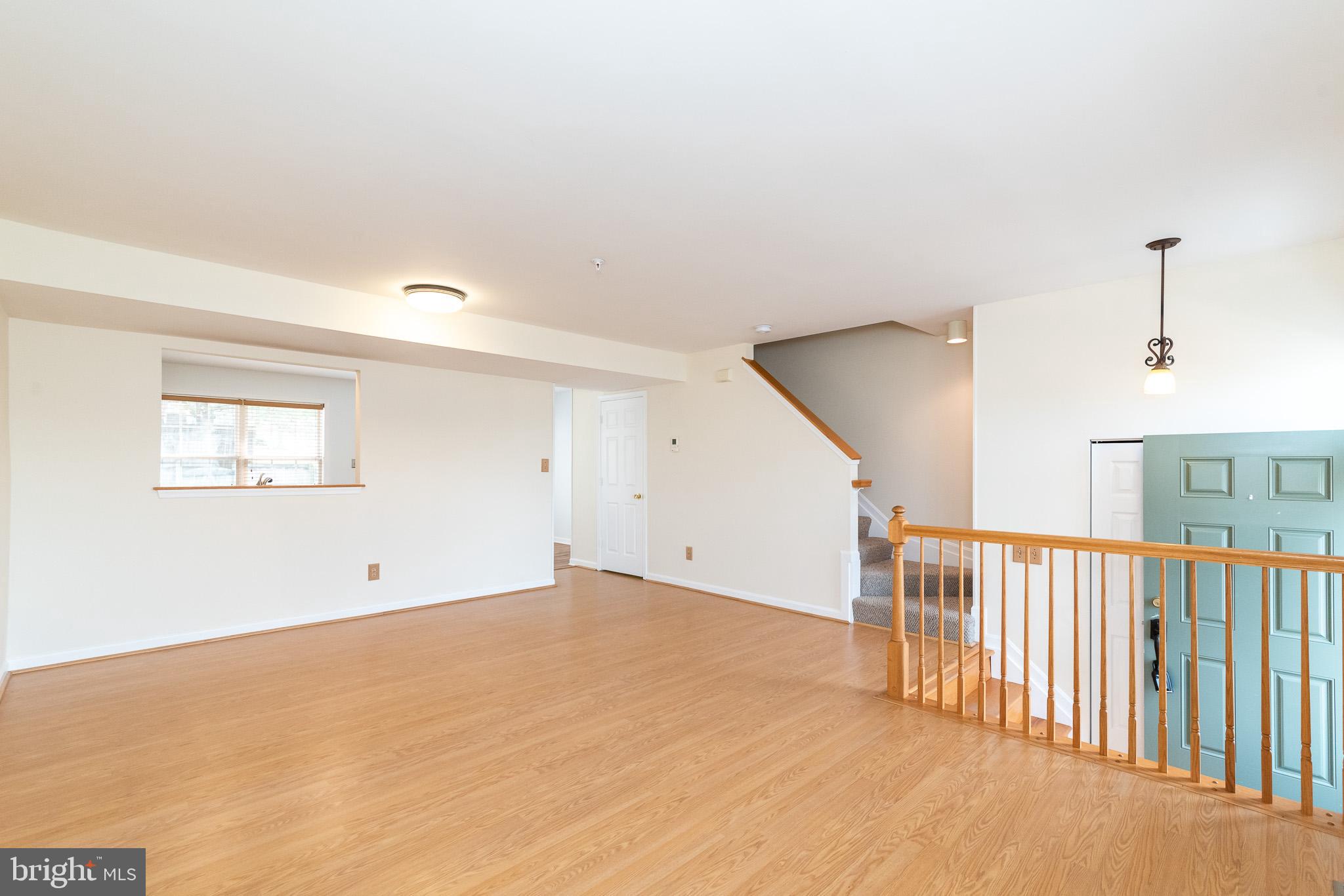 CONSTANT FRIENDSHIP - Residential Lease